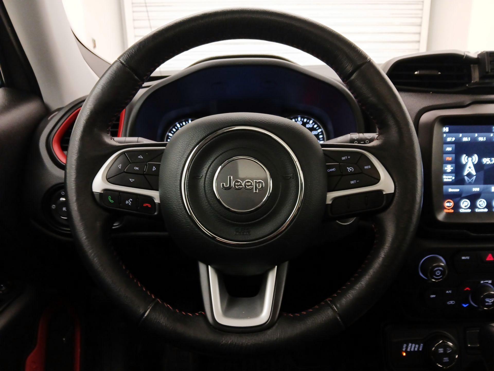 Thumbnail: 2021 Jeep Renegade - 10