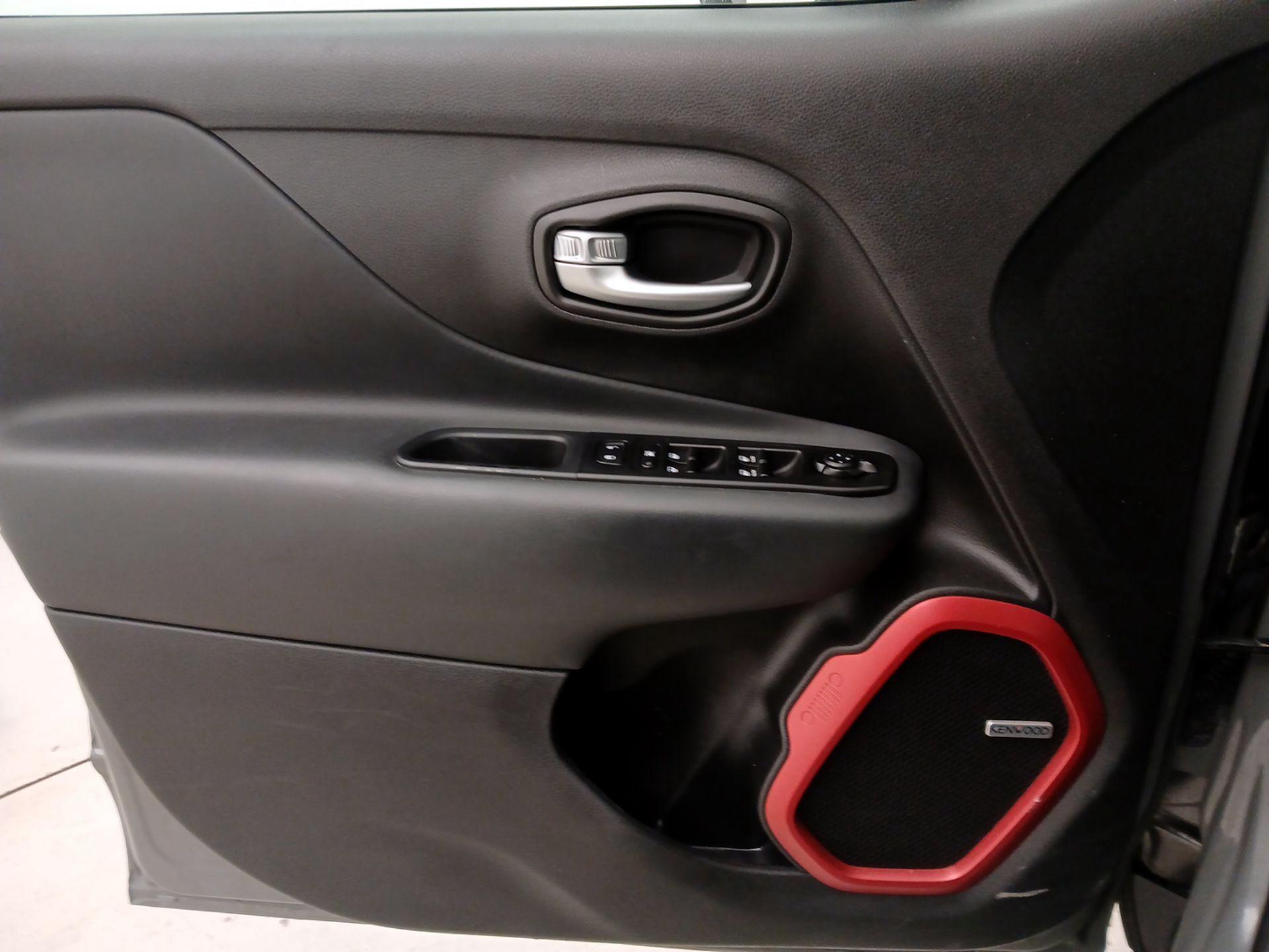 Thumbnail: 2021 Jeep Renegade - 12