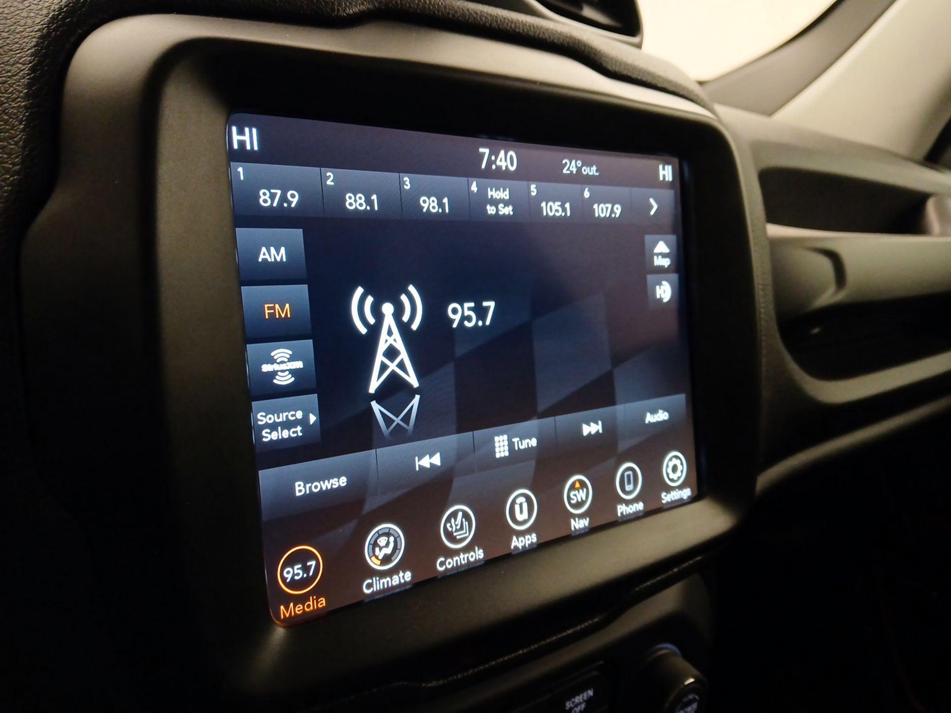 Thumbnail: 2021 Jeep Renegade - 16