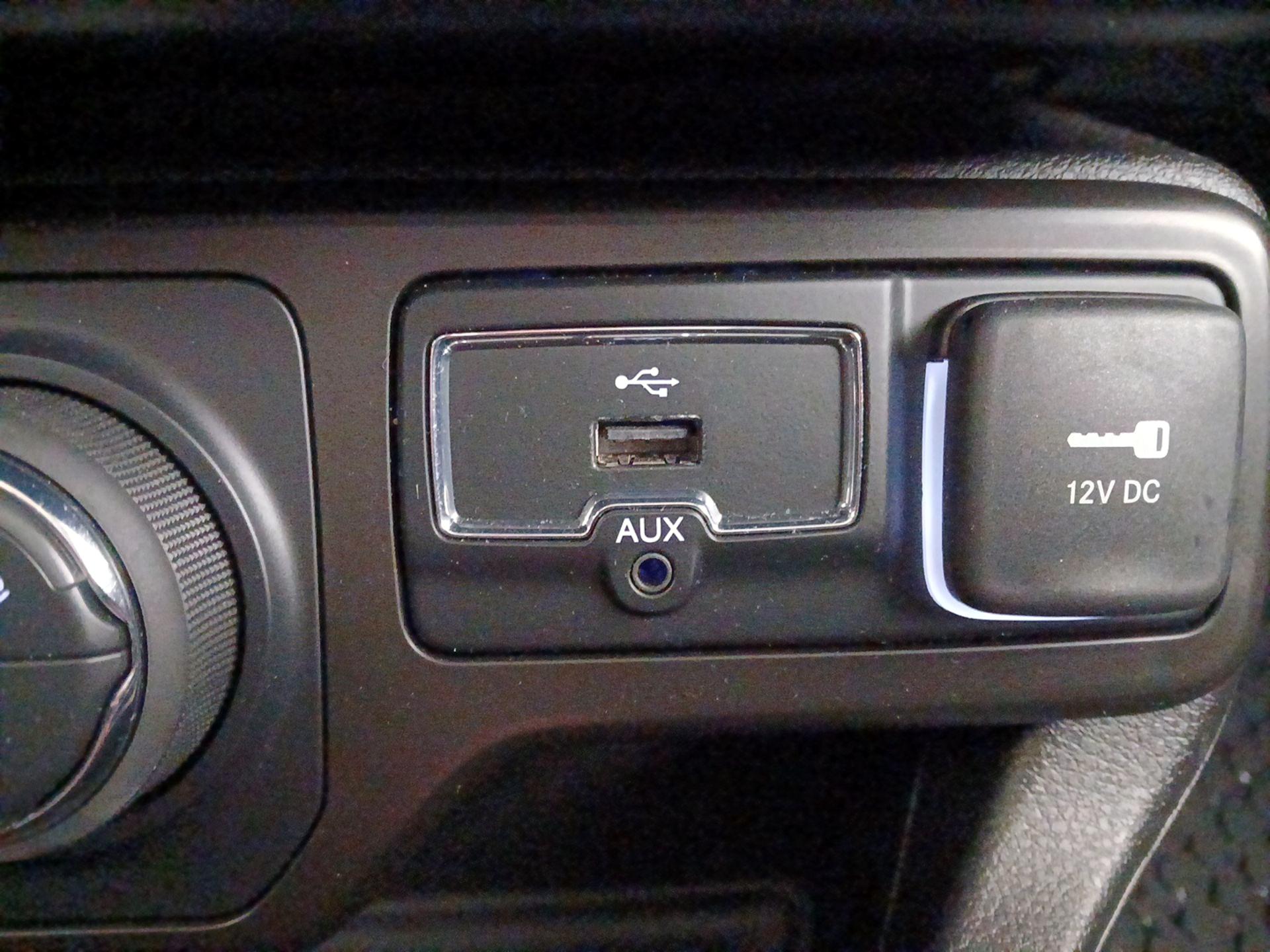 Thumbnail: 2021 Jeep Renegade - 19