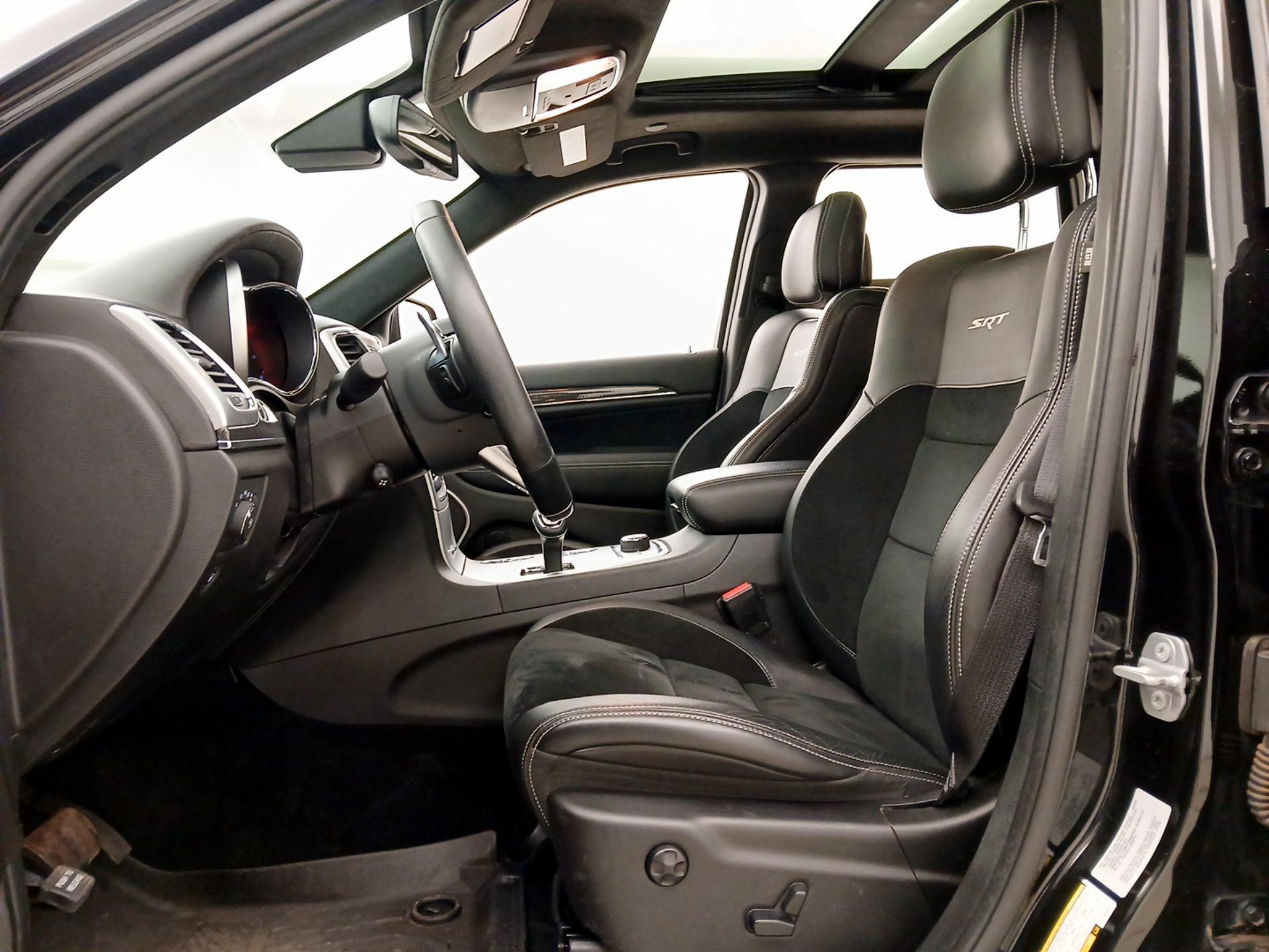 Thumbnail: 2015 Jeep Grand Cherokee - 11