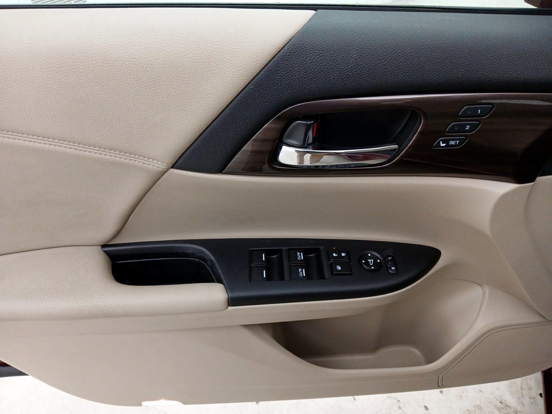 Thumbnail: 2017 Honda Accord - 12