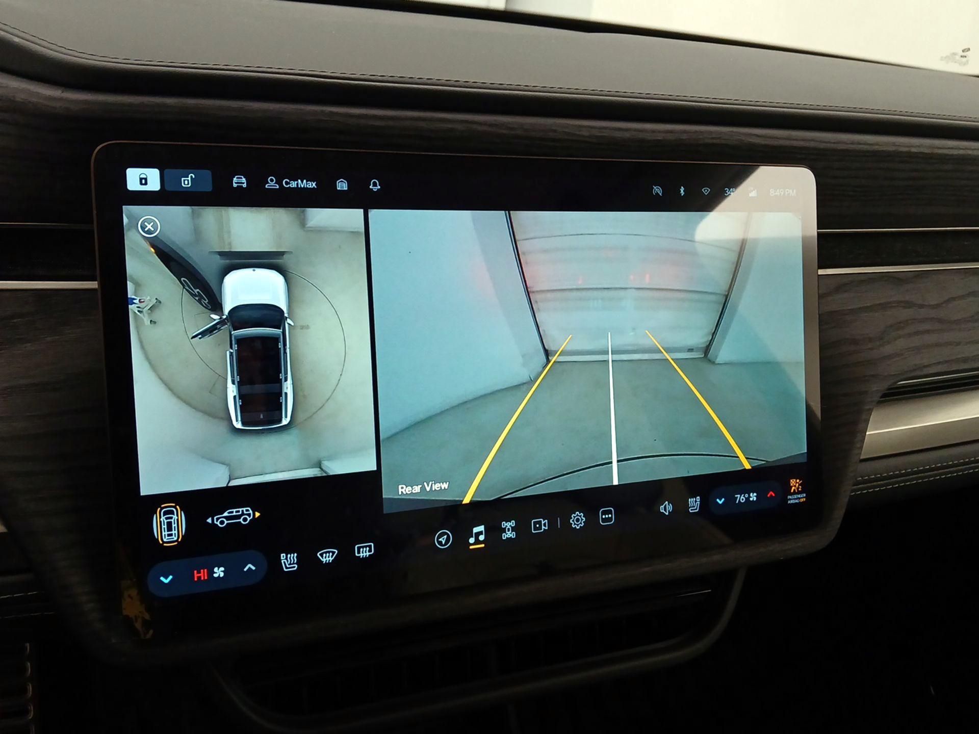 Thumbnail: 2024 Rivian R1S - 14