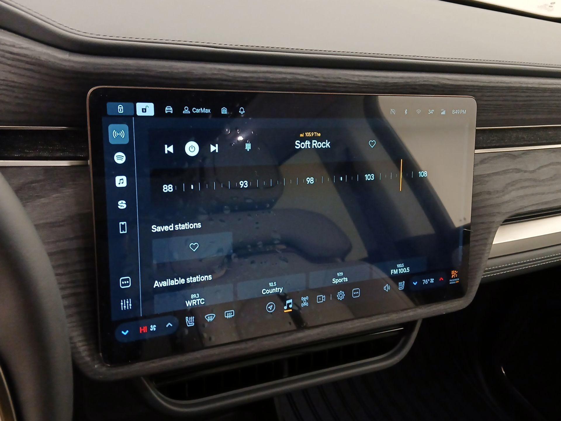 Thumbnail: 2024 Rivian R1S - 15