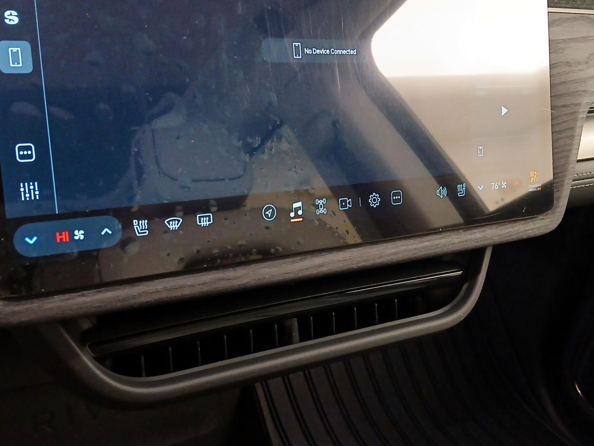 Thumbnail: 2024 Rivian R1S - 16