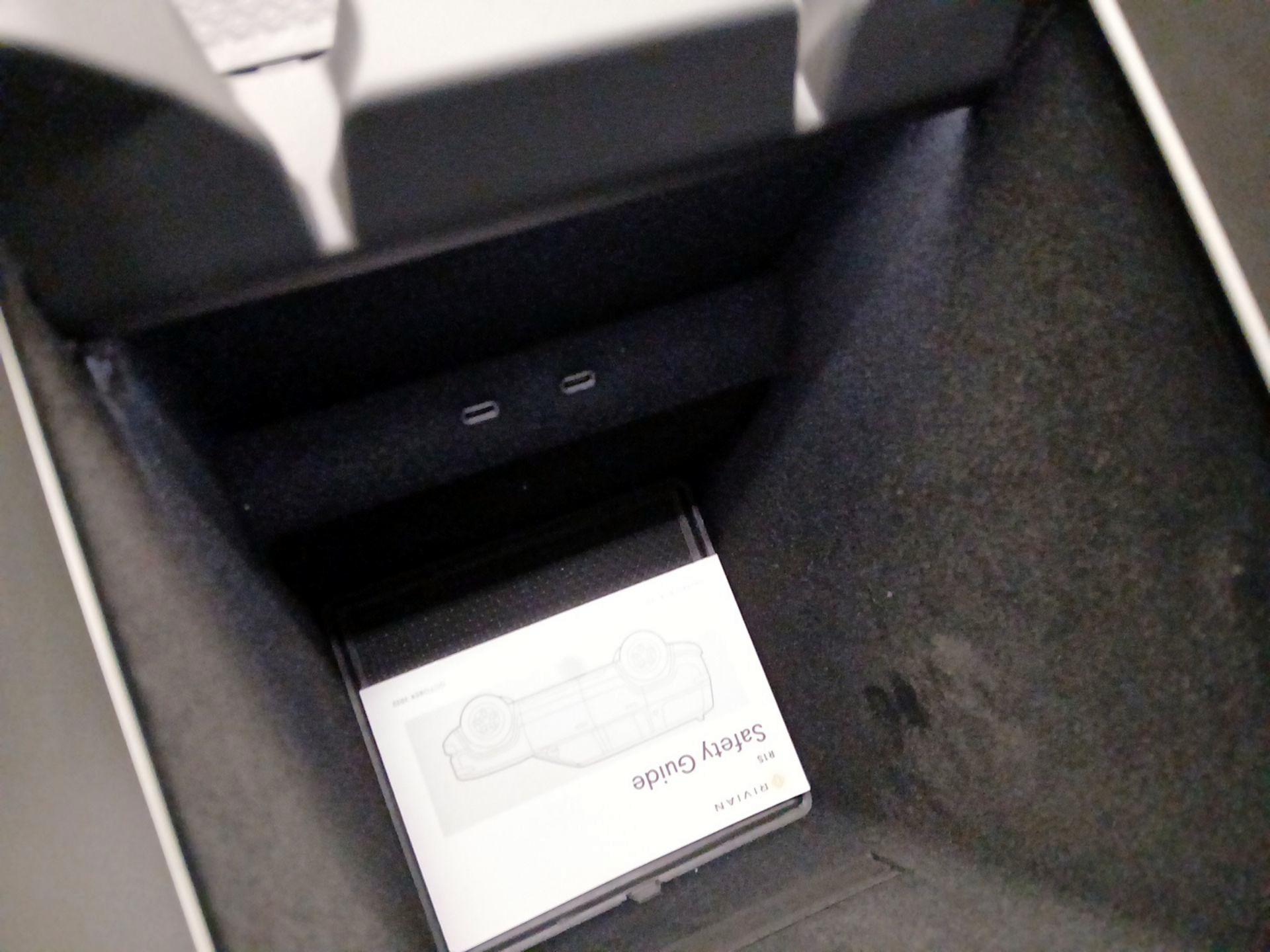 Thumbnail: 2024 Rivian R1S - 18