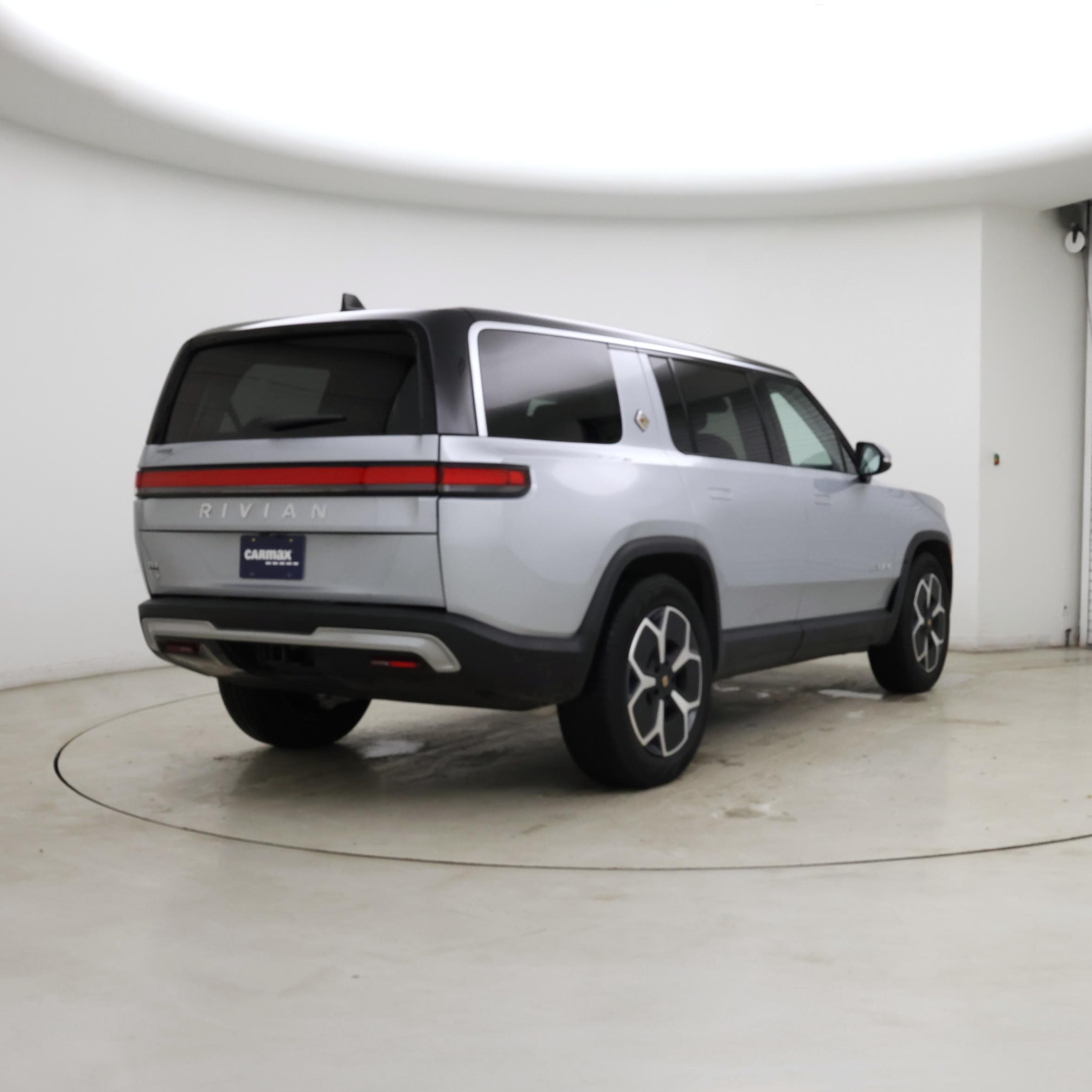 Thumbnail: 2024 Rivian R1S - 8