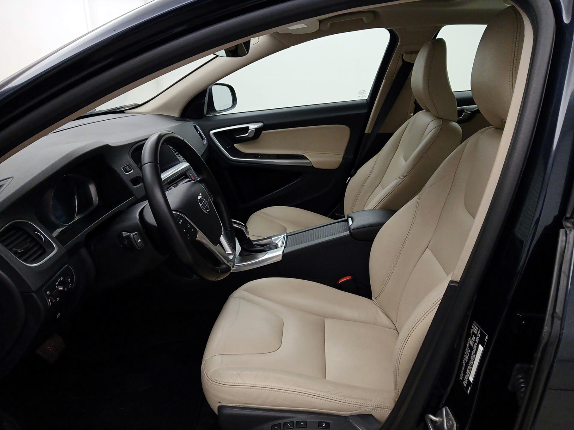 Thumbnail: 2016 Volvo S60 - 11