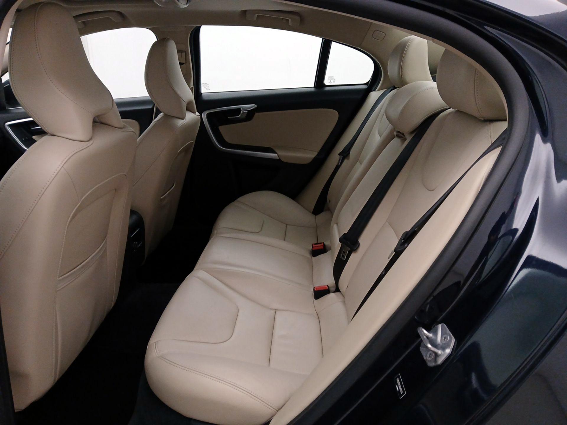 Thumbnail: 2016 Volvo S60 - 19