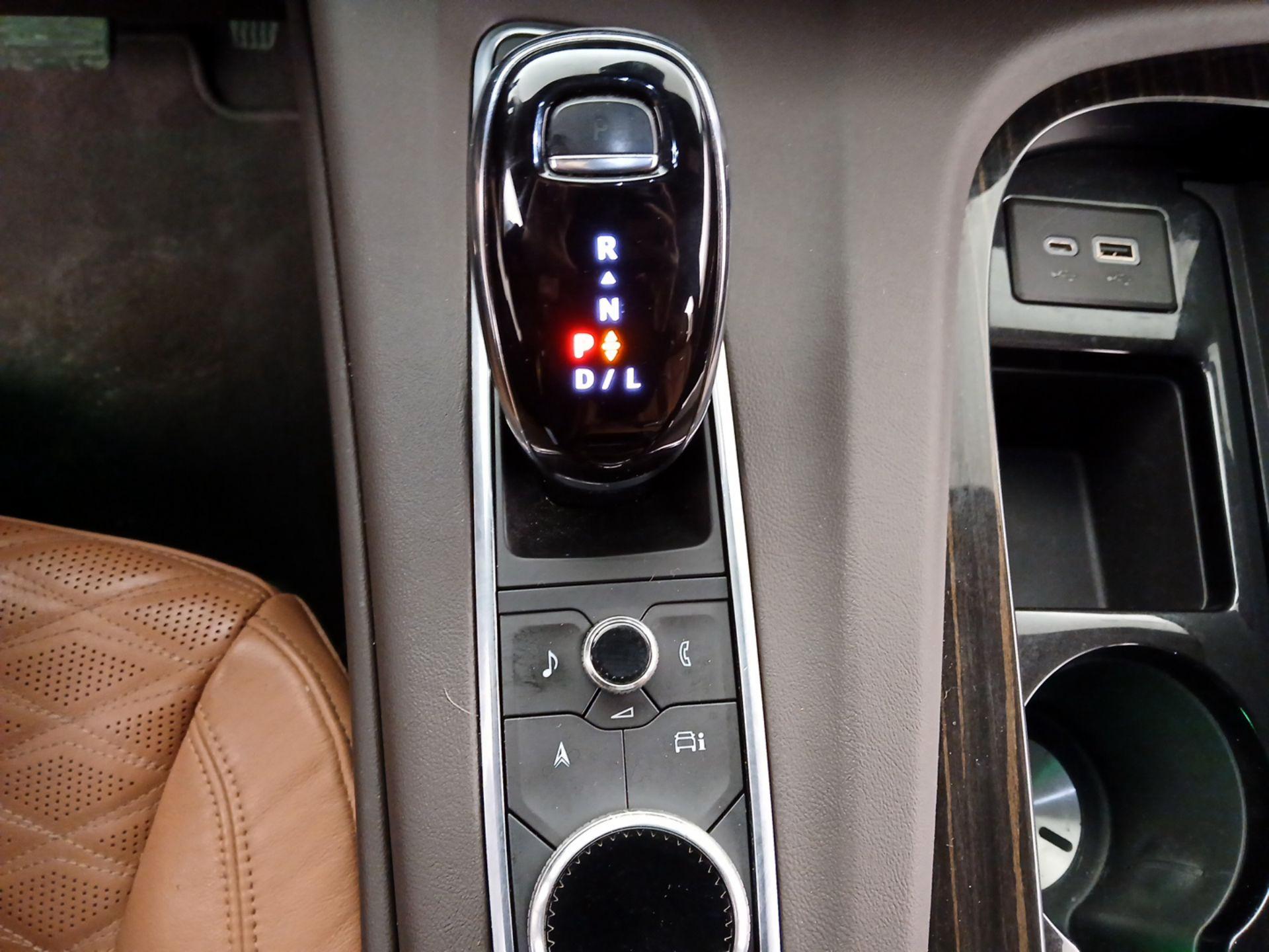 Thumbnail: 2022 Cadillac Escalade - 18