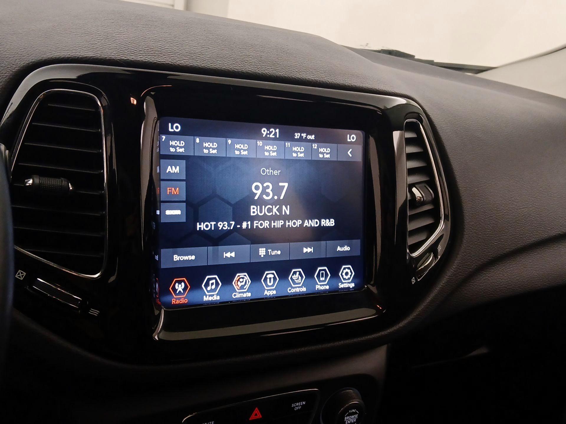 Thumbnail: 2019 Jeep Compass - 15