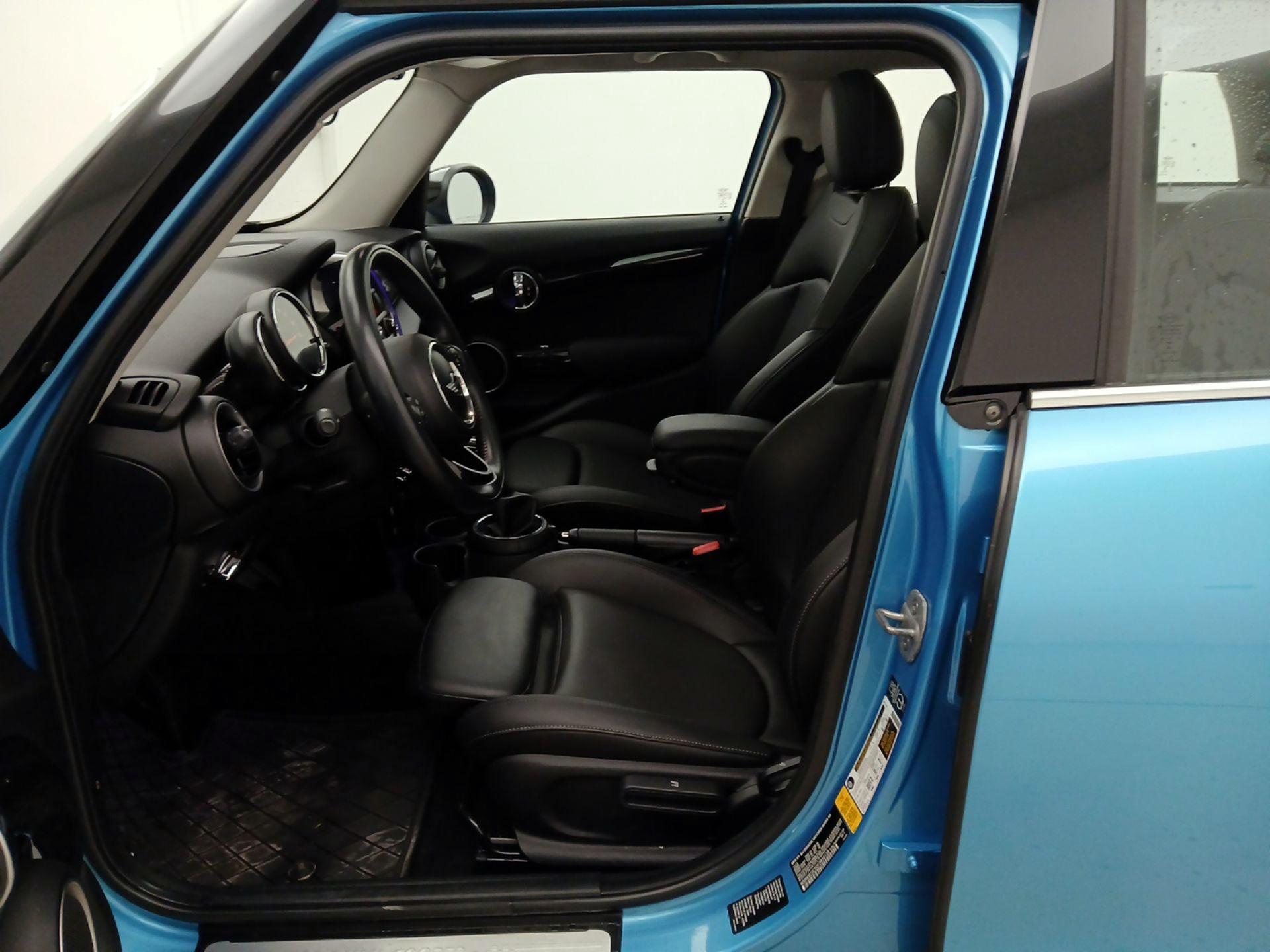 Thumbnail: 2015 MINI Cooper Hardtop - 11