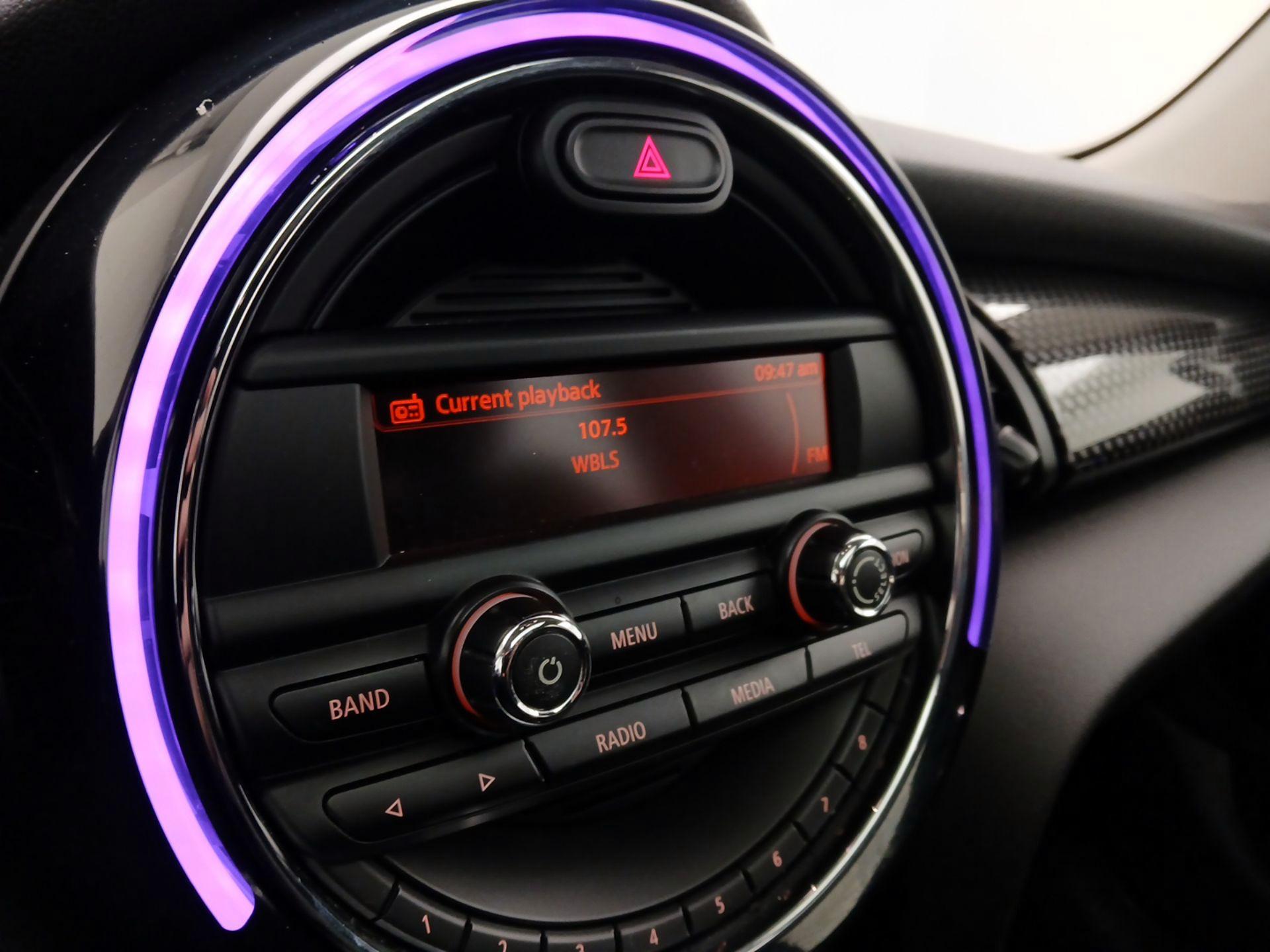 Thumbnail: 2015 MINI Cooper Hardtop - 14