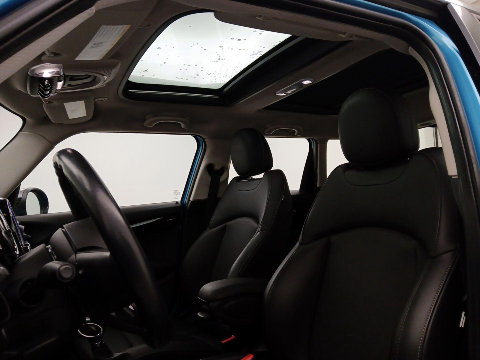 Thumbnail: 2015 MINI Cooper Hardtop - 18