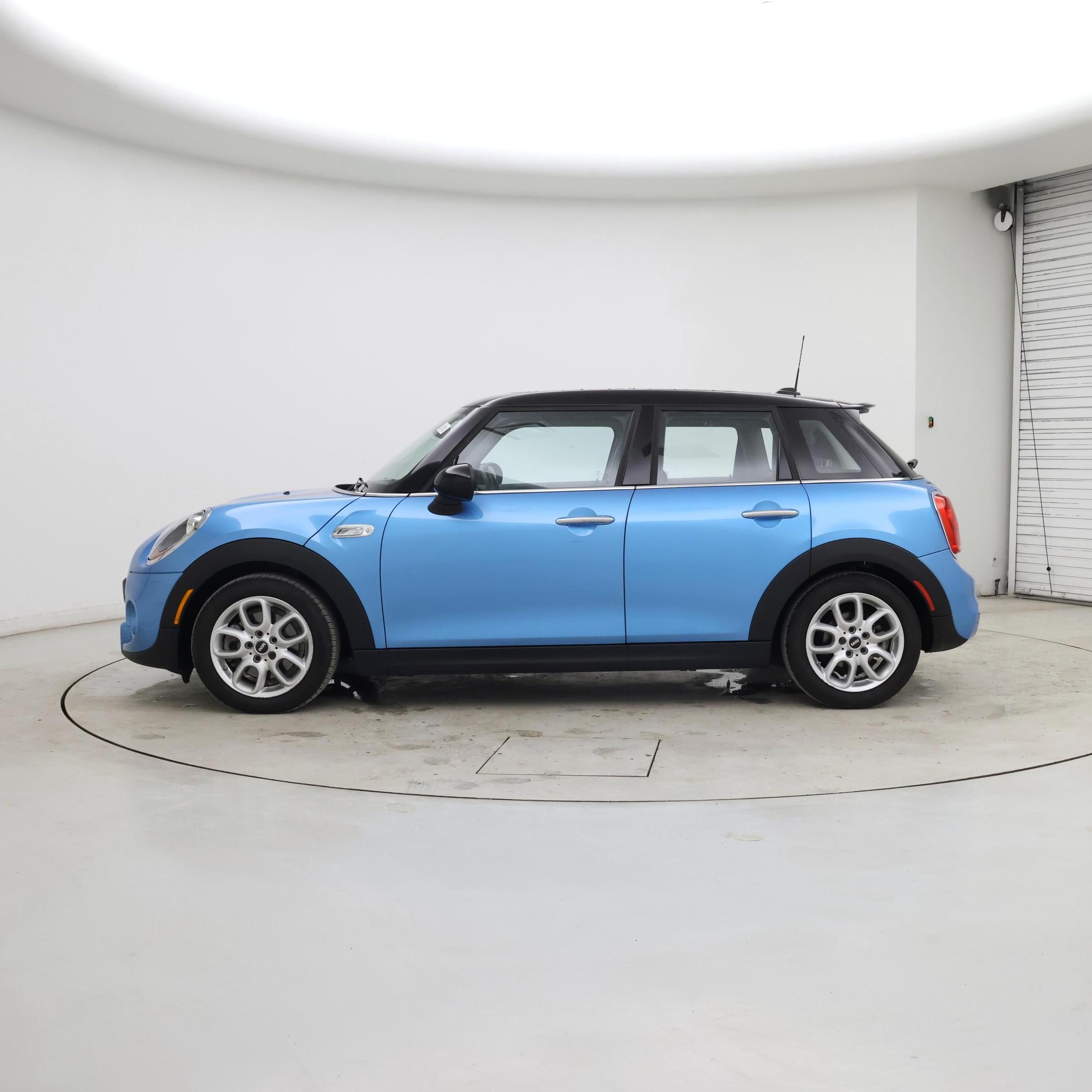Thumbnail: 2015 MINI Cooper Hardtop - 3
