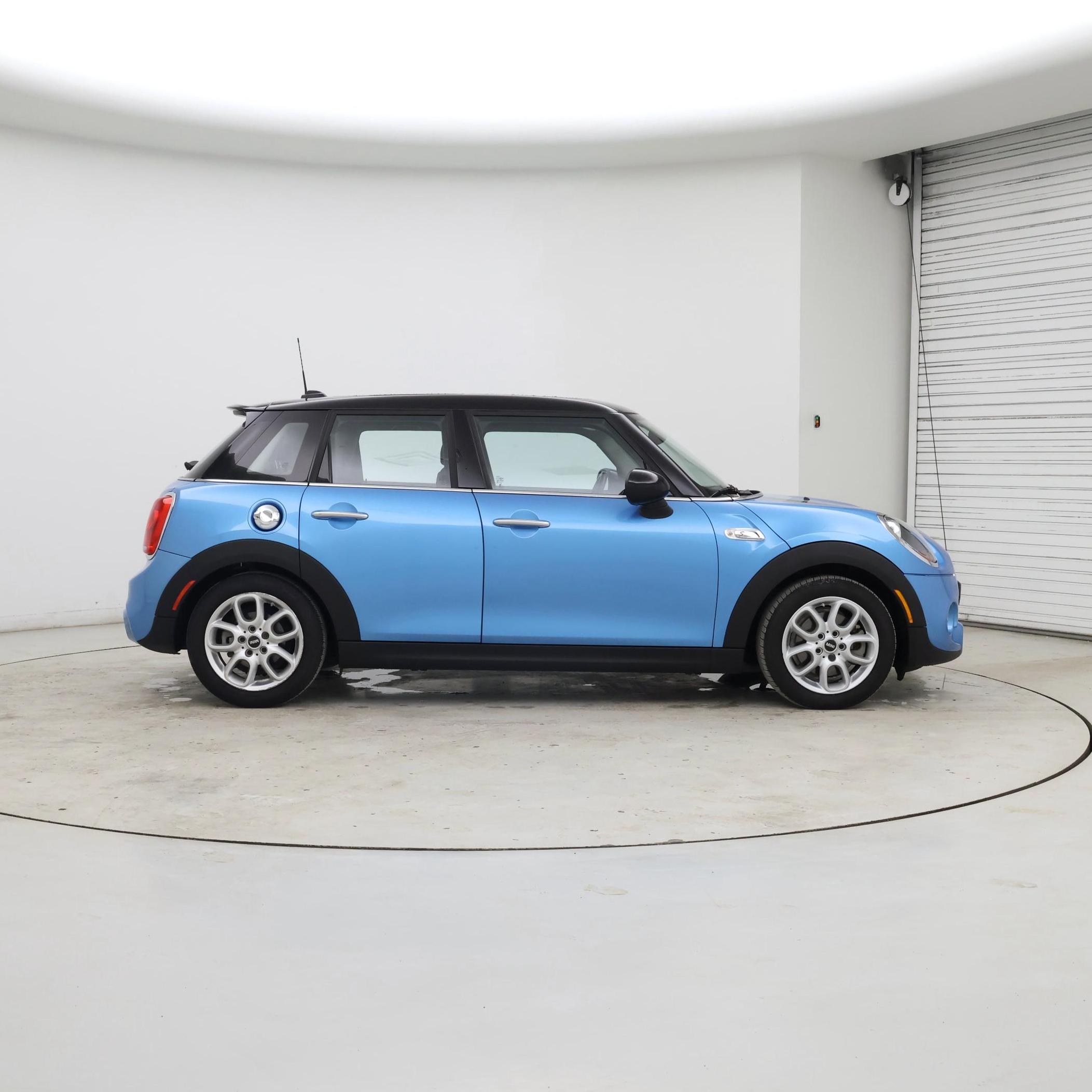 Thumbnail: 2015 MINI Cooper Hardtop - 7