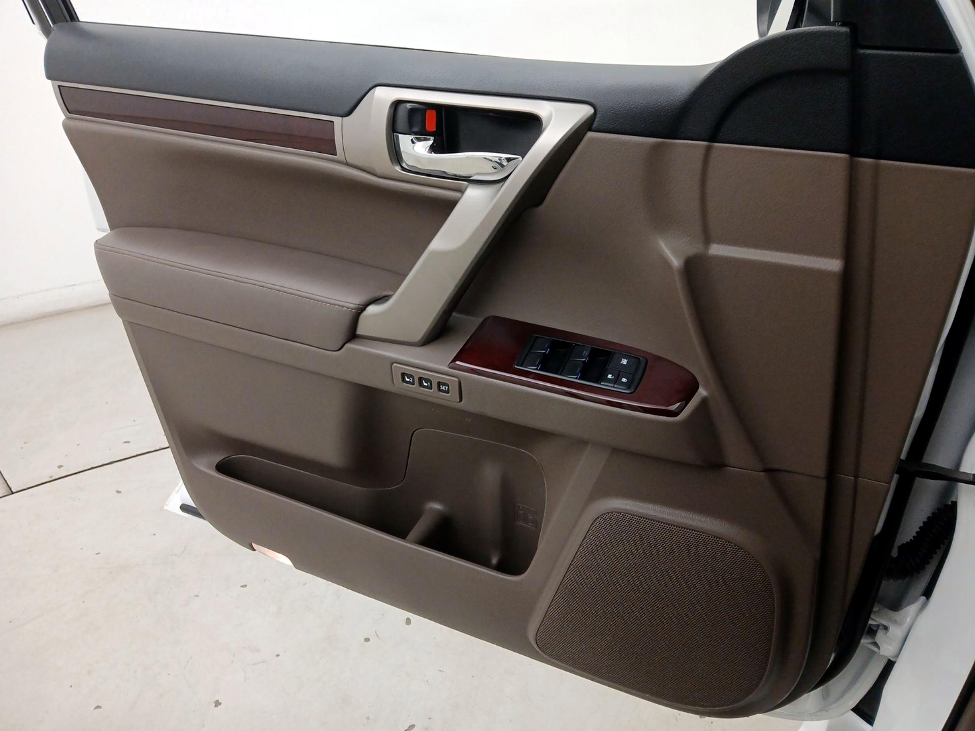 Thumbnail: 2019 Lexus GX - 12