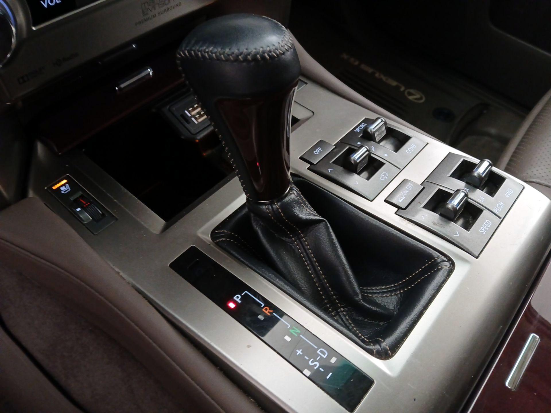 Thumbnail: 2019 Lexus GX - 18