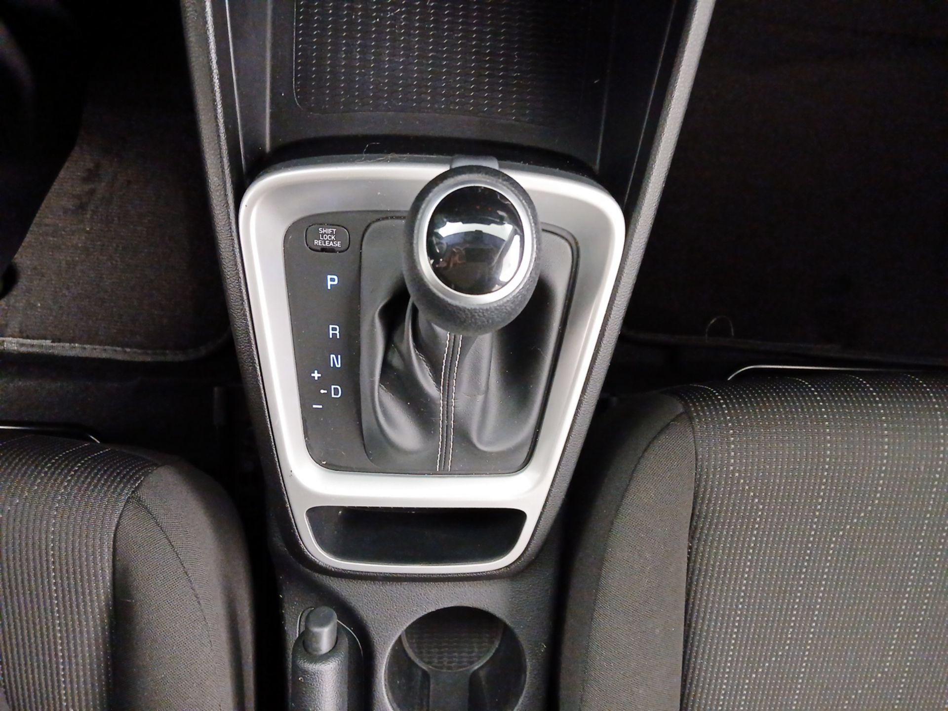 Thumbnail: 2022 Hyundai Venue - 17