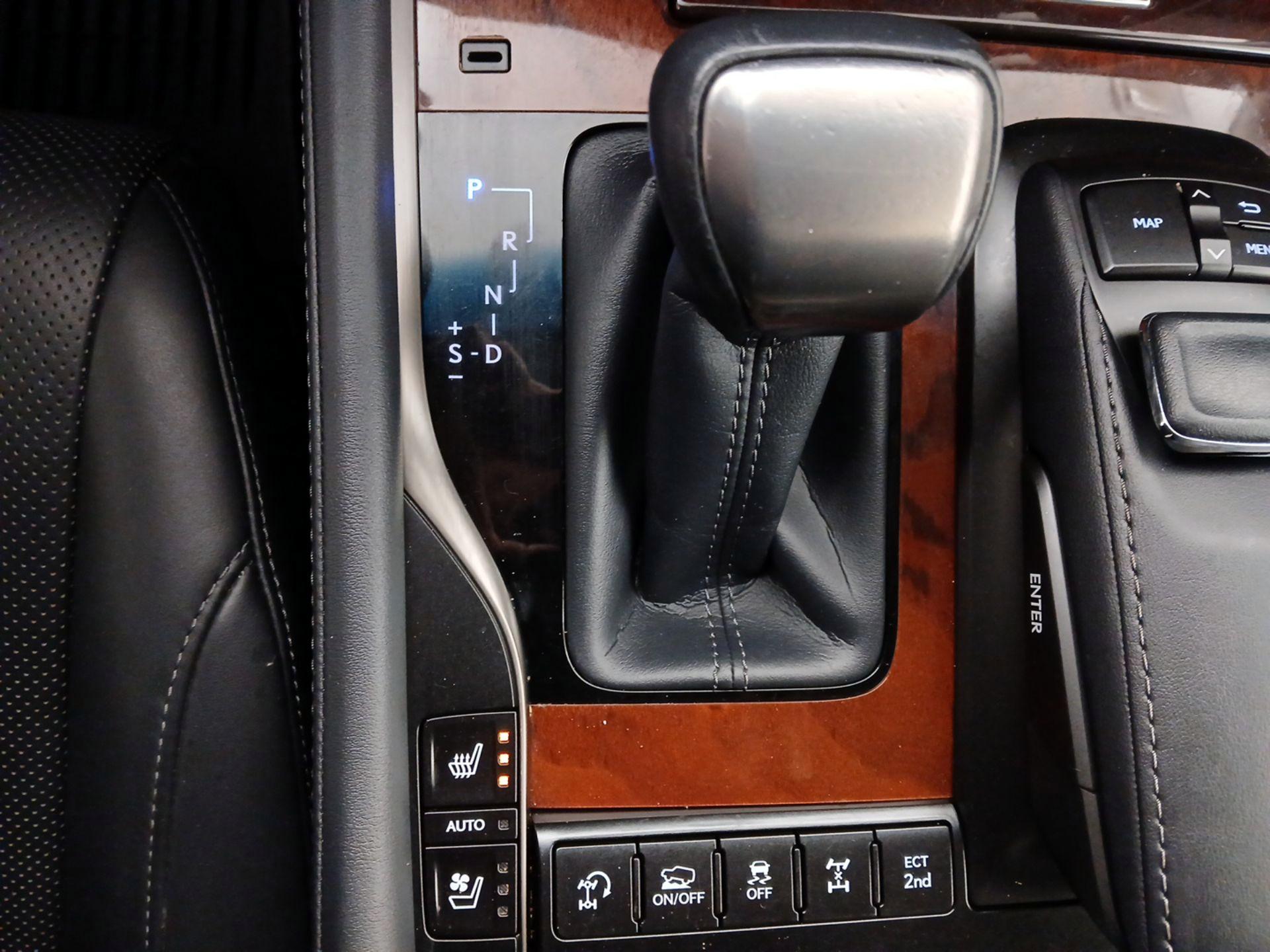 Thumbnail: 2021 Lexus LX - 17