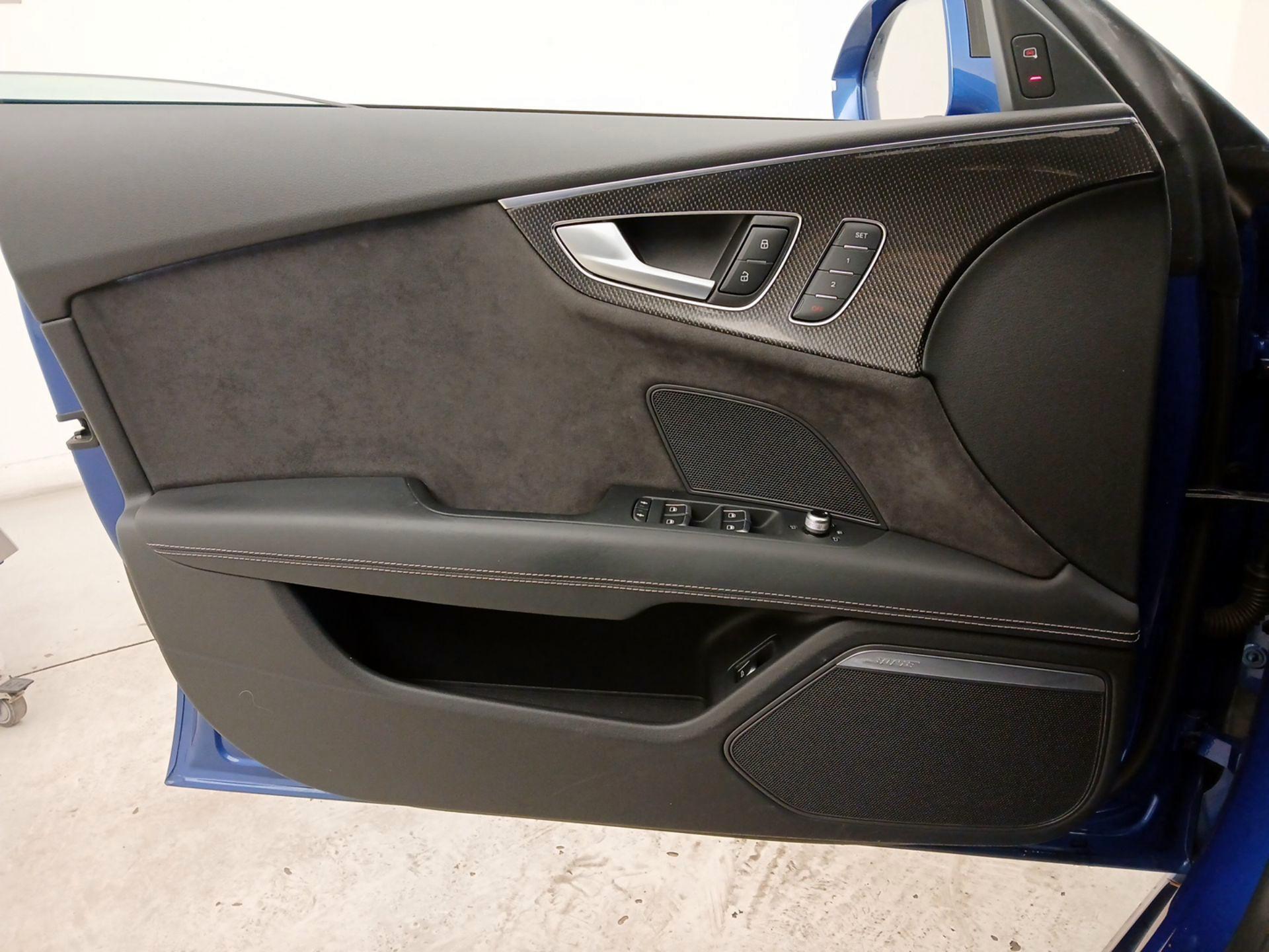 Thumbnail: 2016 Audi S7 - 12