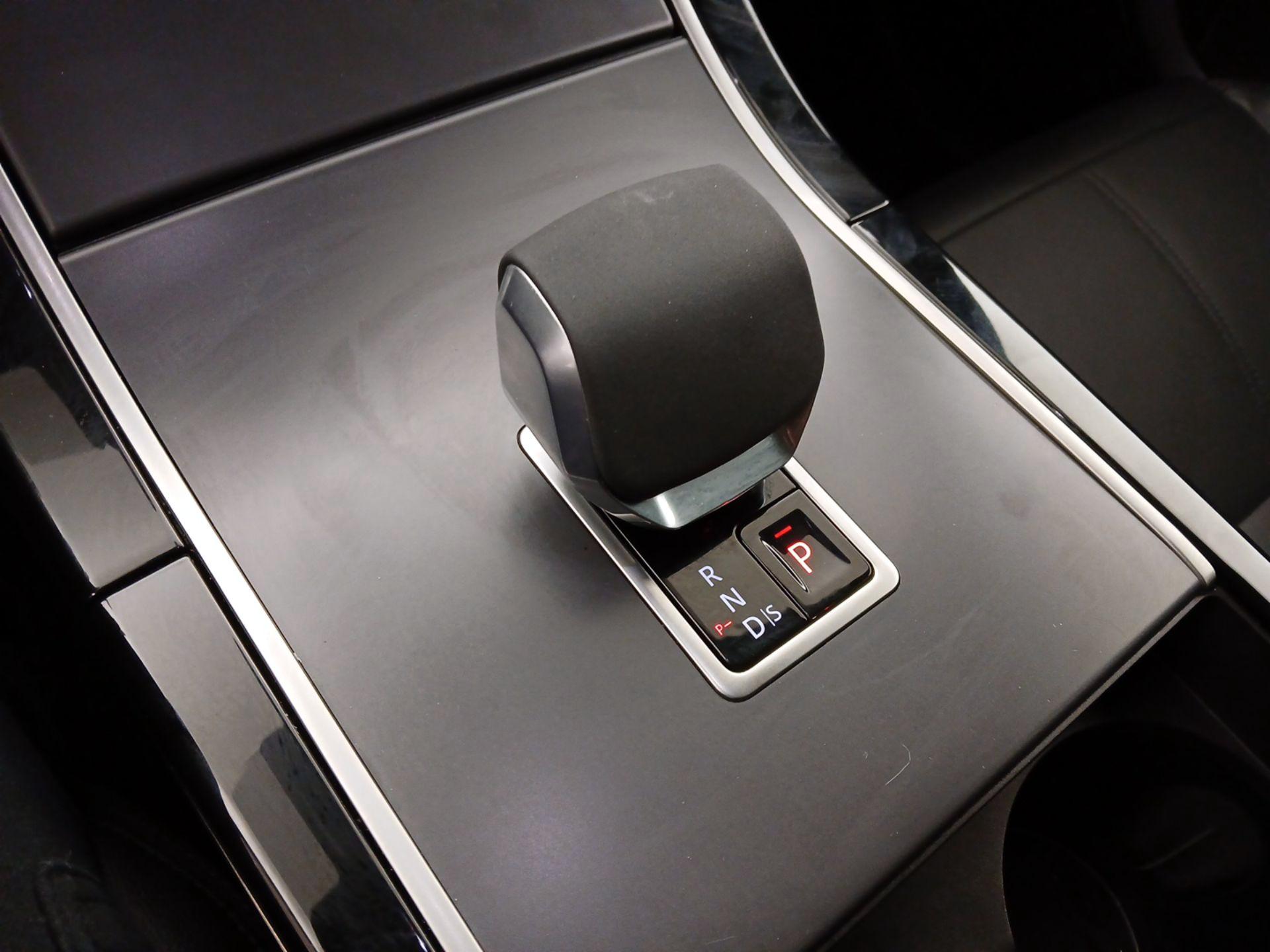 Thumbnail: 2024 Land Rover Range Rover Velar - 18