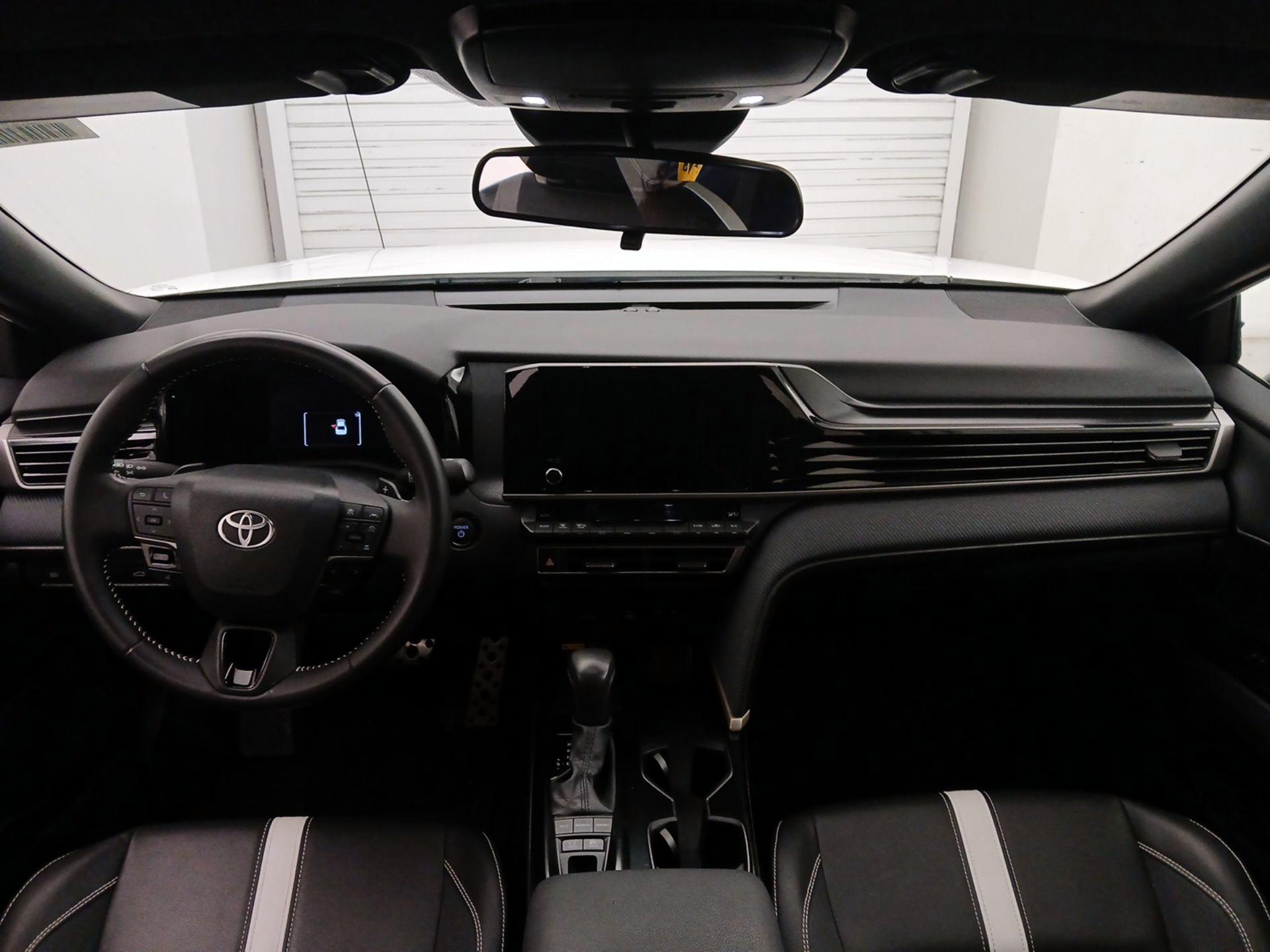 Thumbnail: 2025 Toyota Camry - 9