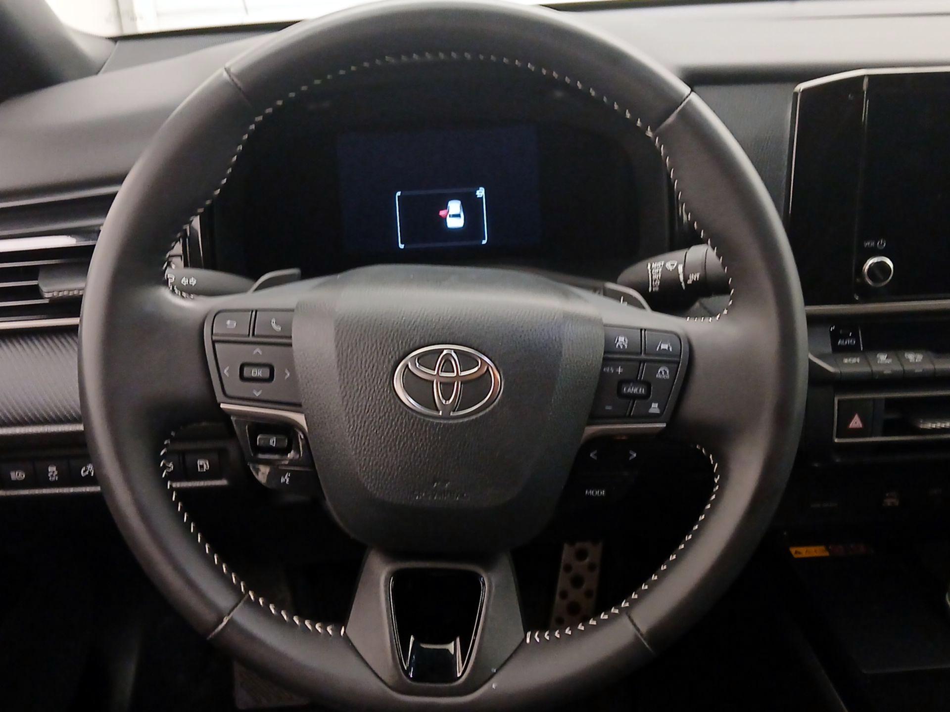 Thumbnail: 2025 Toyota Camry - 10