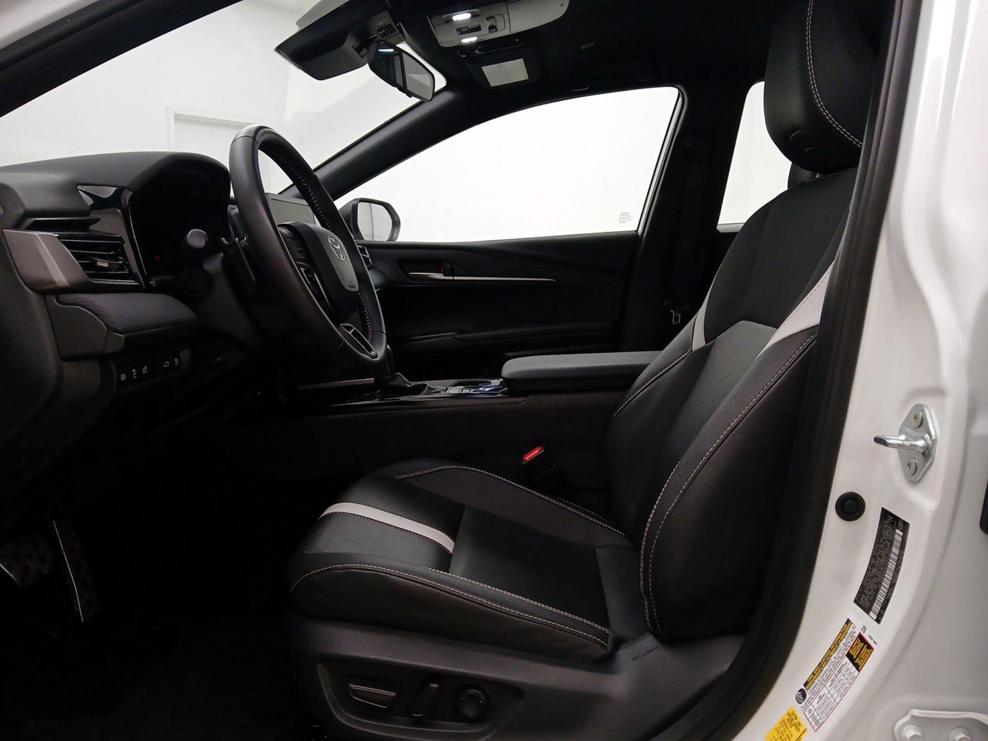 Thumbnail: 2025 Toyota Camry - 11