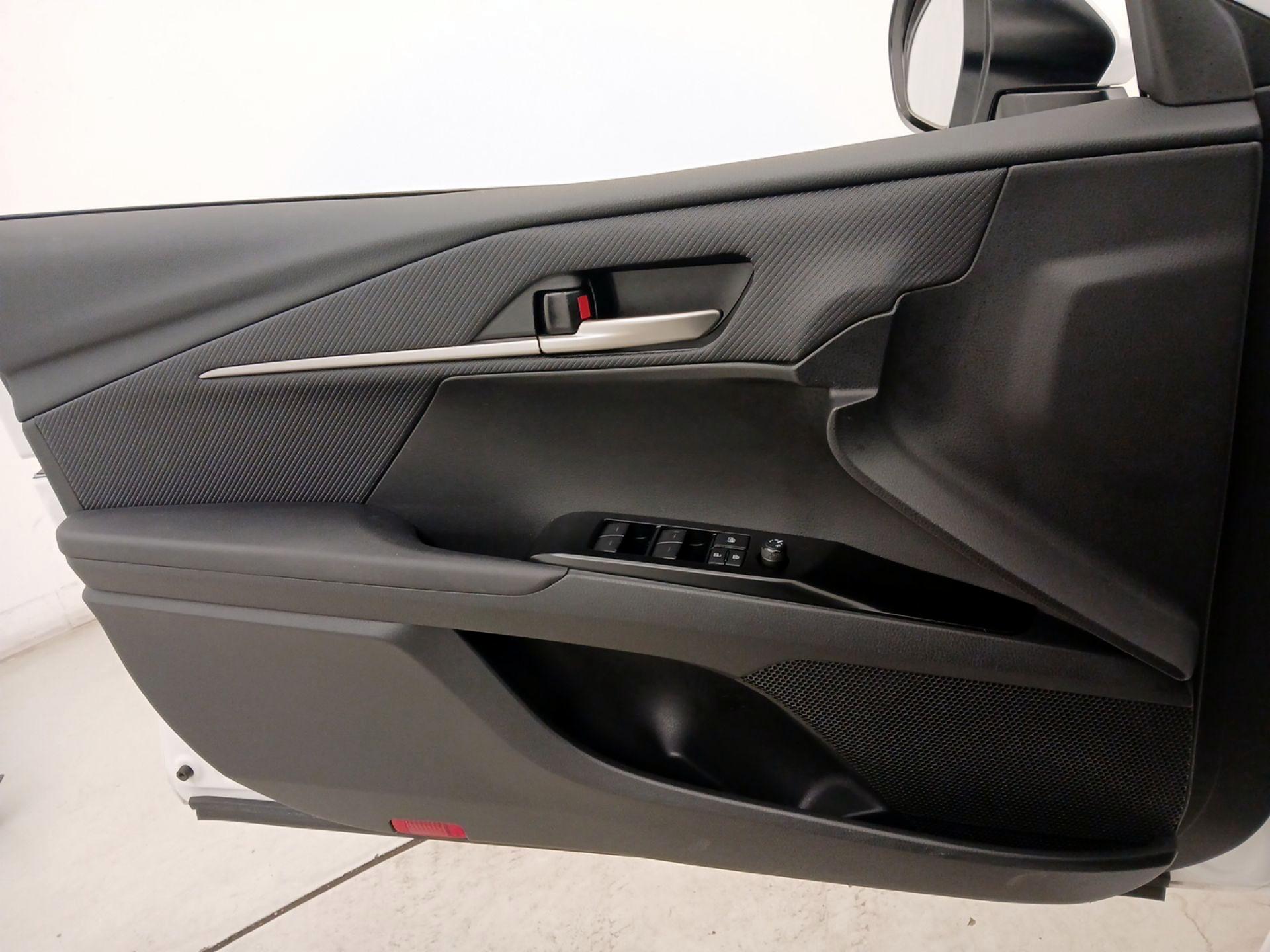 Thumbnail: 2025 Toyota Camry - 12