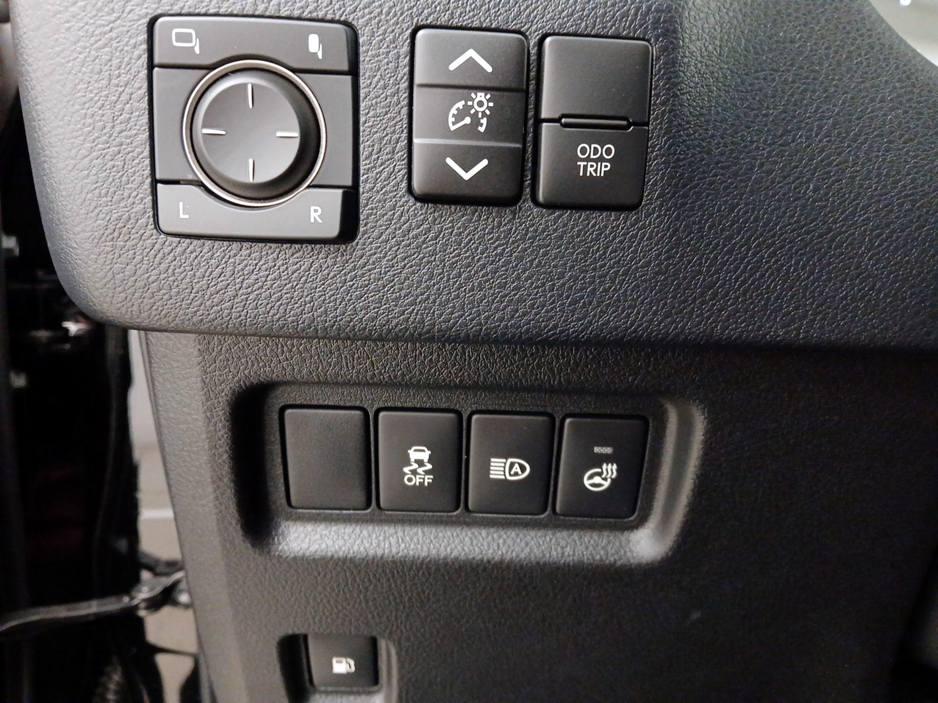 Thumbnail: 2022 Lexus GX - 13