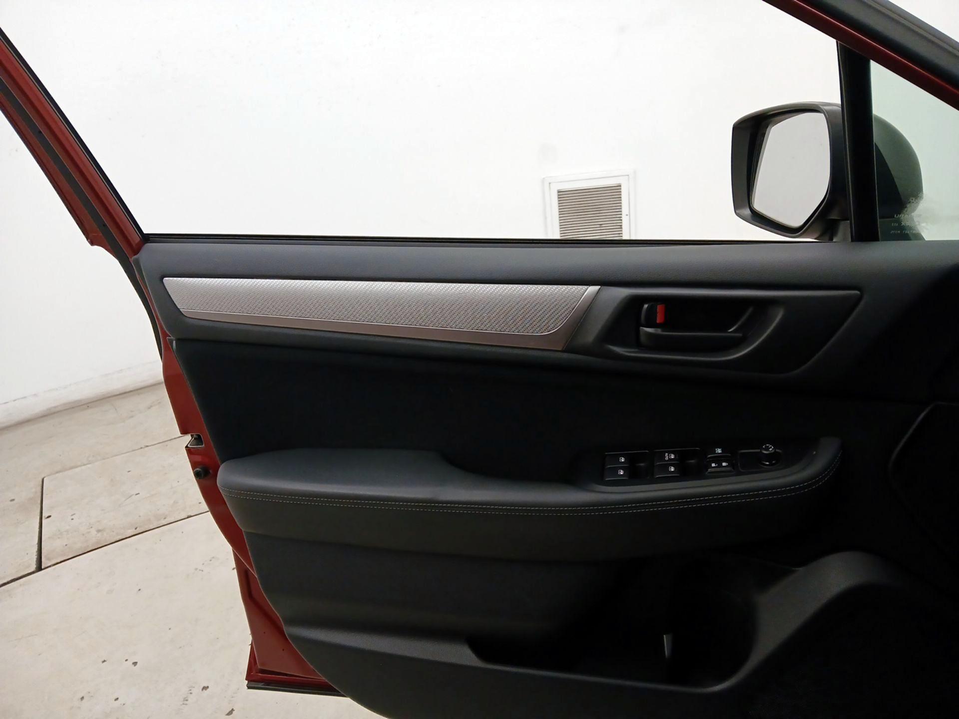 Thumbnail: 2015 Subaru Outback - 12