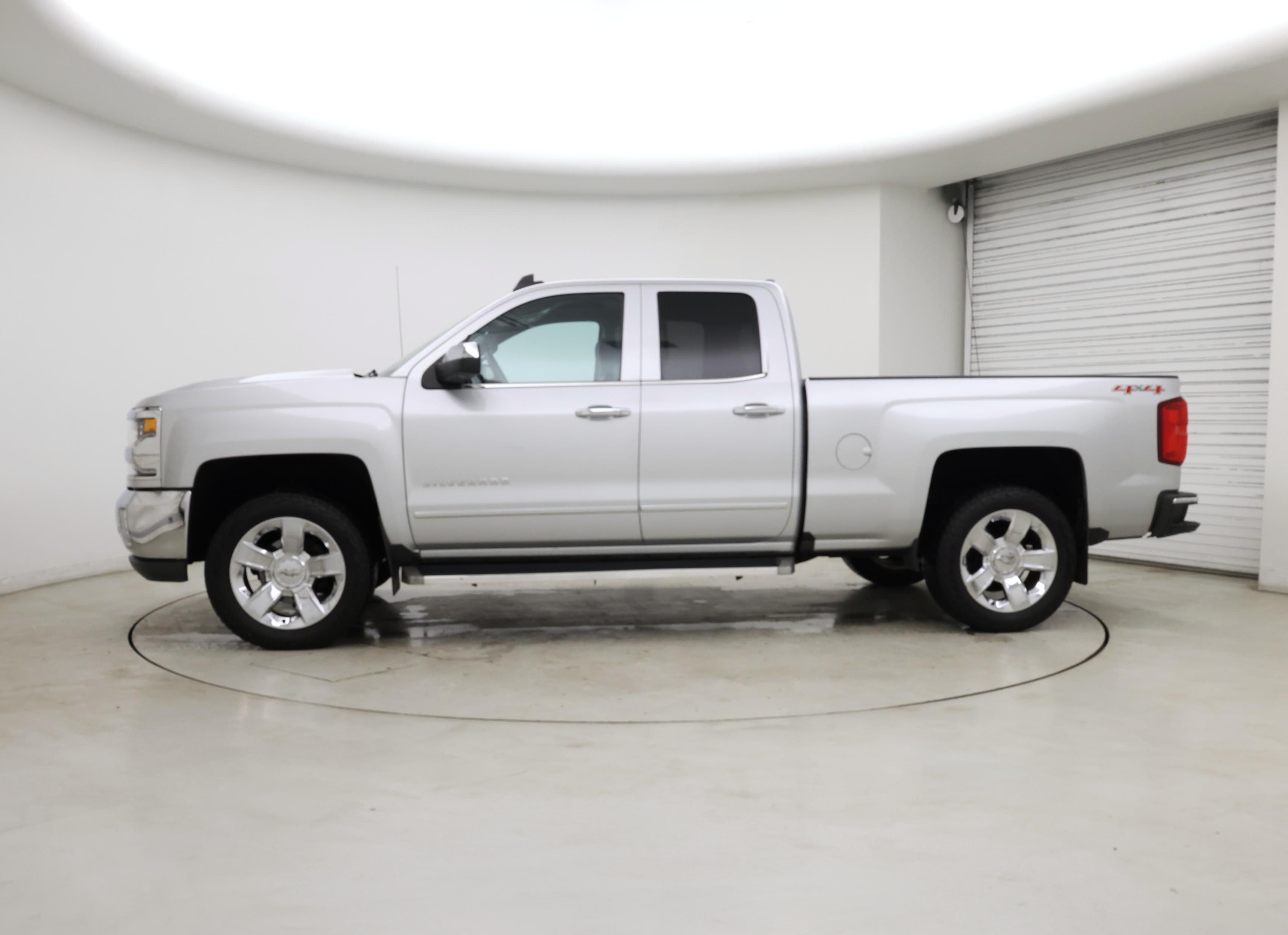 Thumbnail: 2017 Chevrolet Silverado 1500 - 3