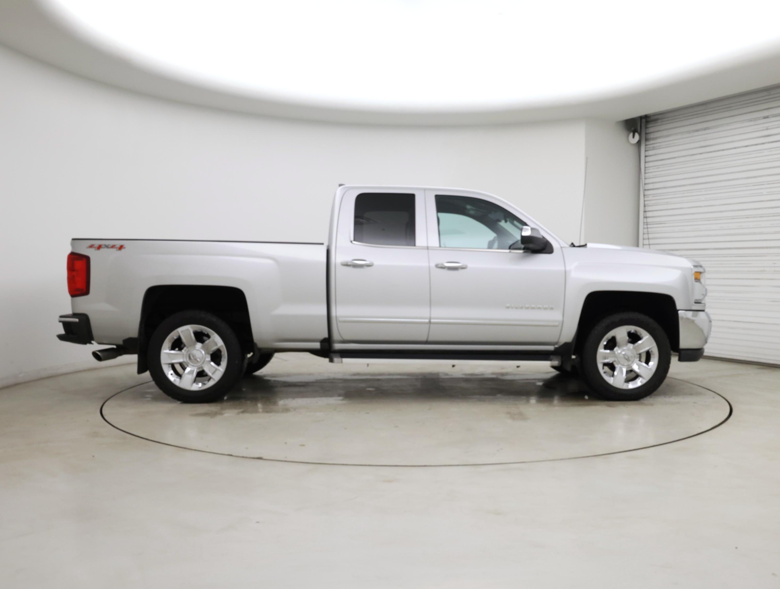 Thumbnail: 2017 Chevrolet Silverado 1500 - 7