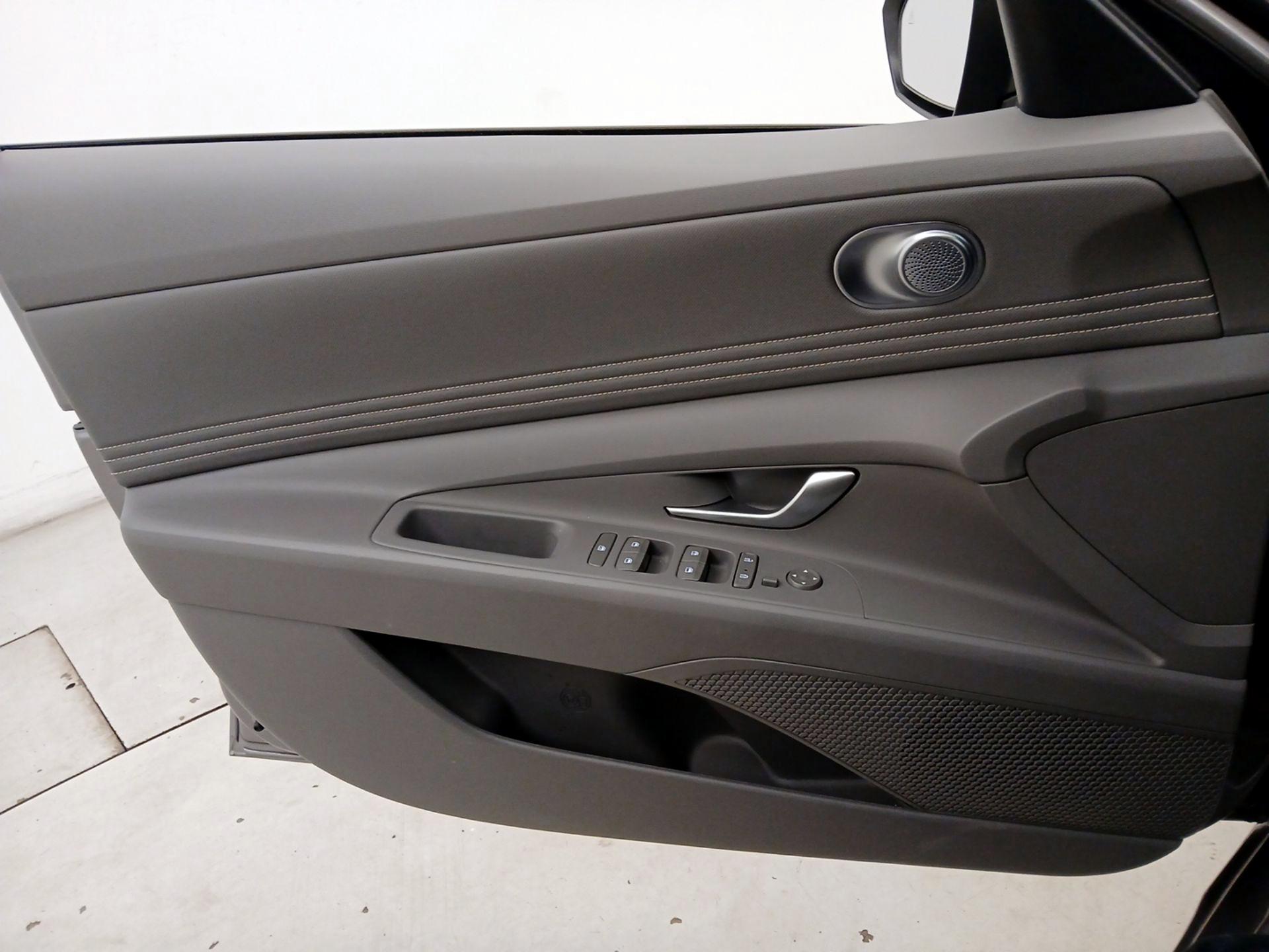 Thumbnail: 2023 Hyundai Elantra - 12