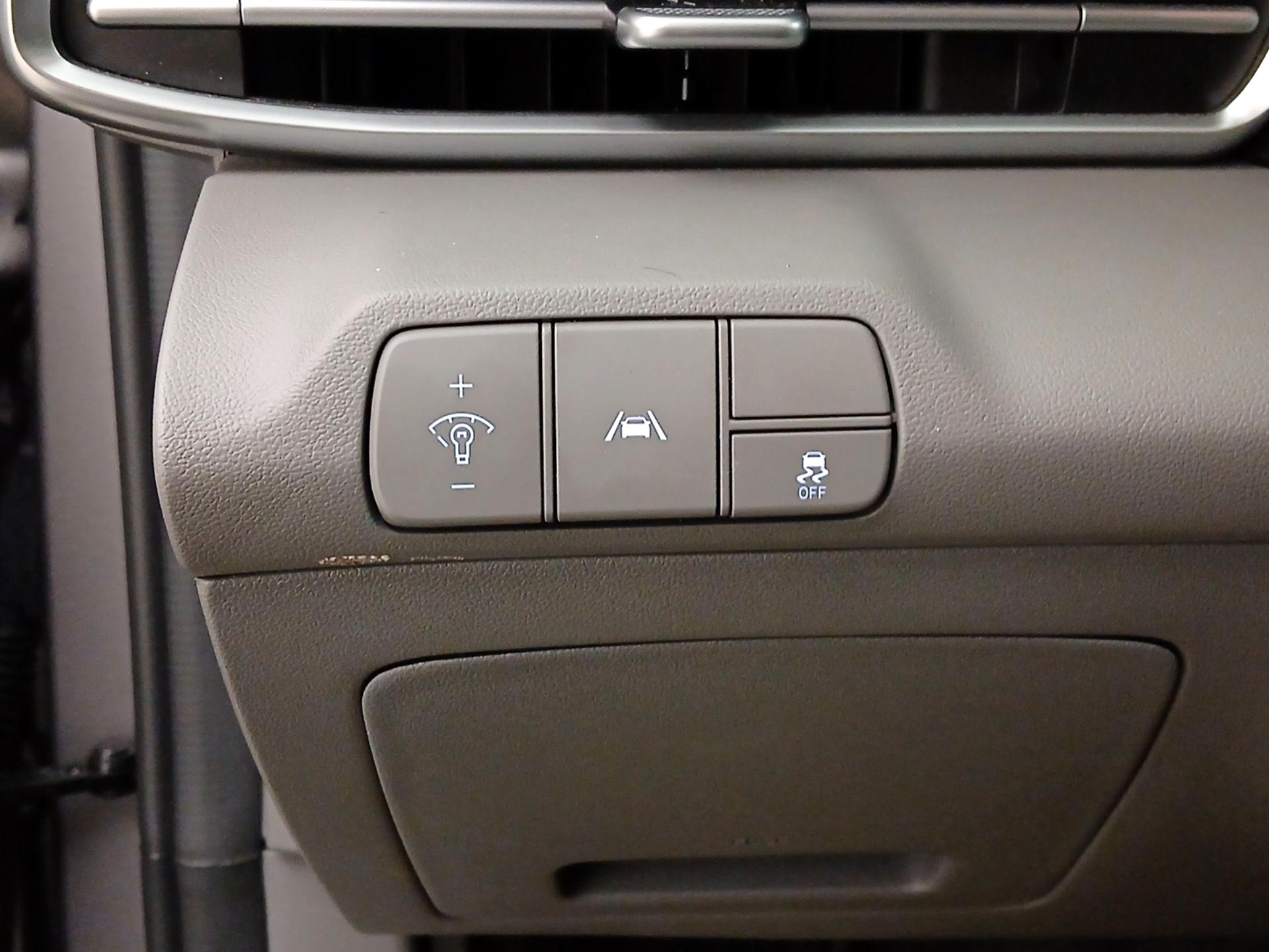 Thumbnail: 2023 Hyundai Elantra - 13