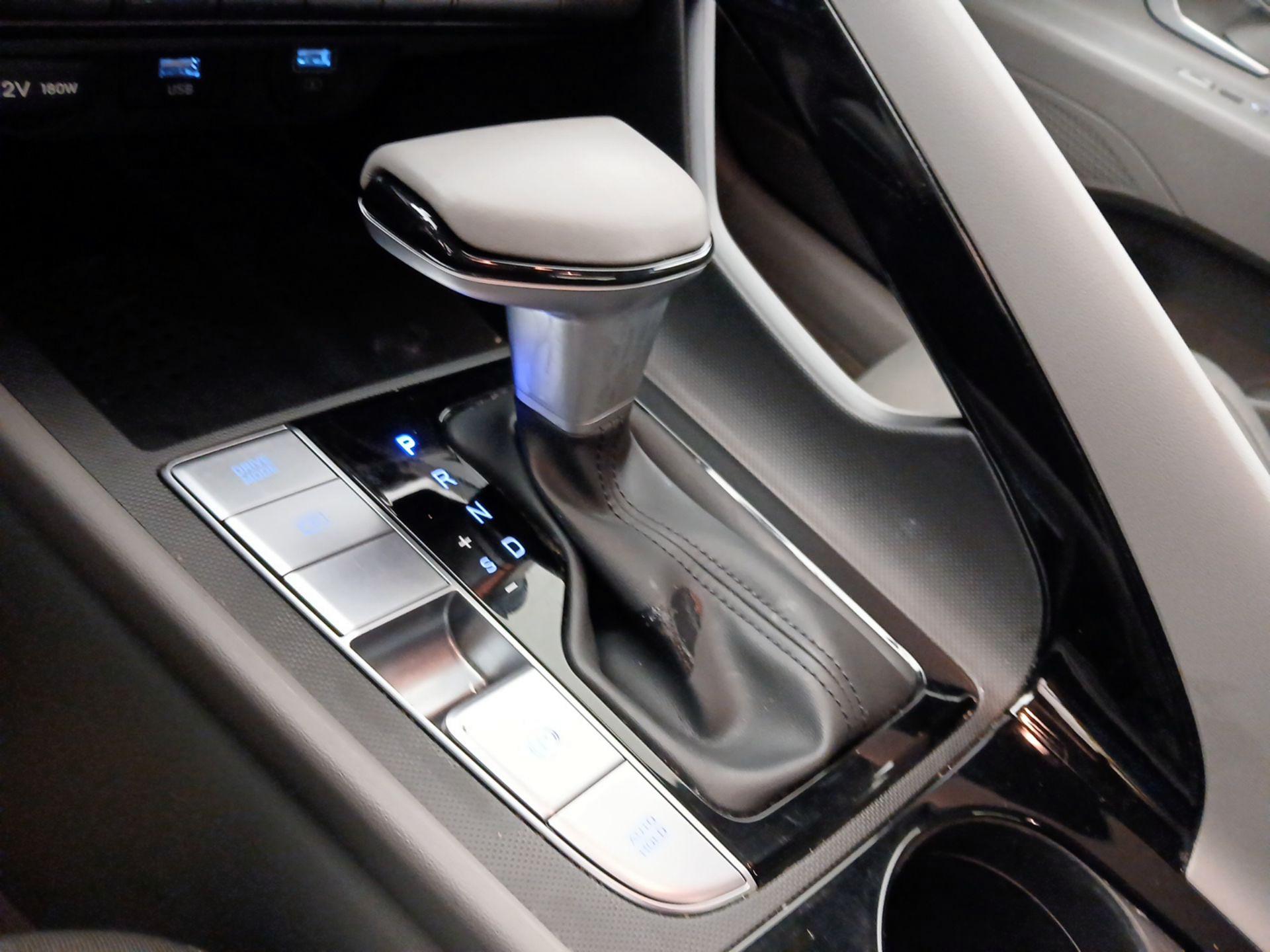 Thumbnail: 2023 Hyundai Elantra - 17