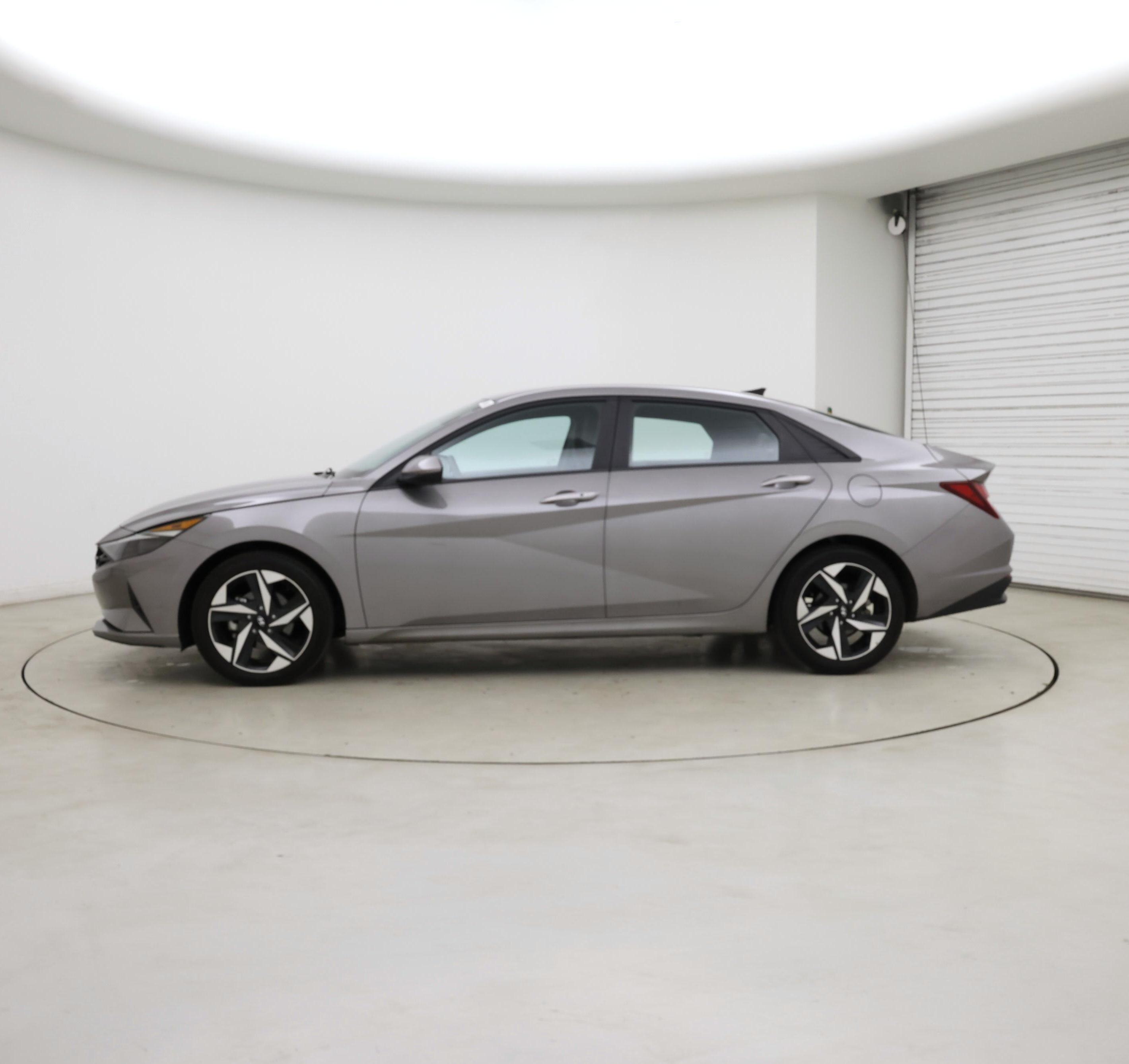 Thumbnail: 2023 Hyundai Elantra - 3