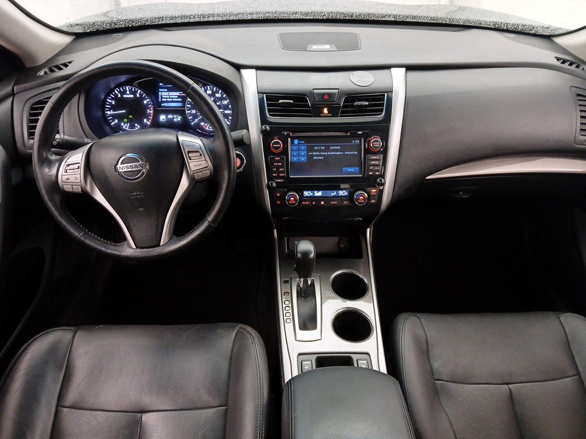 Thumbnail: 2015 Nissan Altima - 9