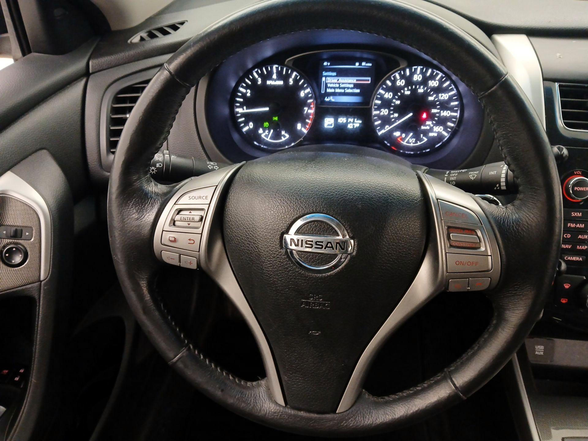 Thumbnail: 2015 Nissan Altima - 10