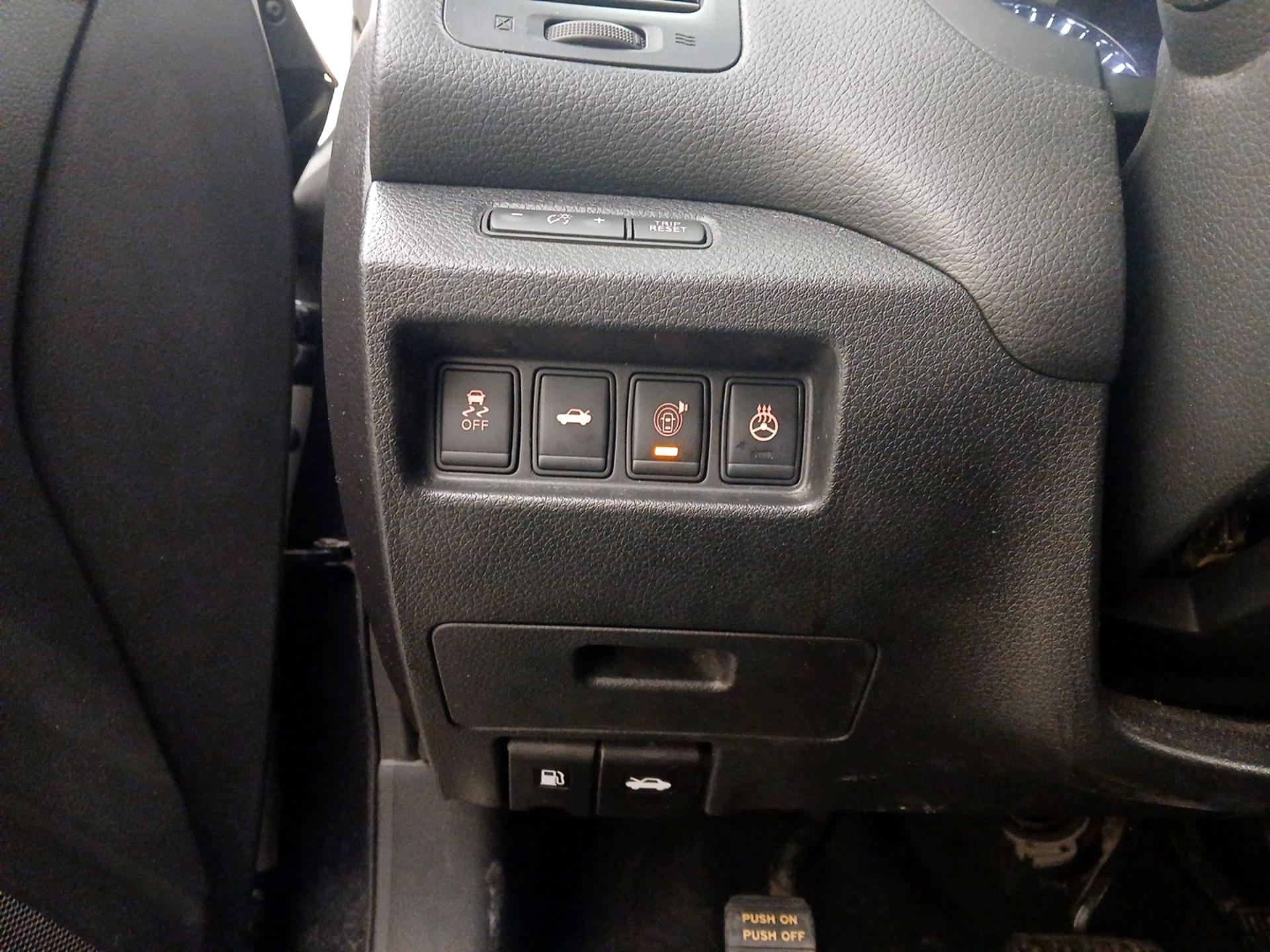 Thumbnail: 2015 Nissan Altima - 13