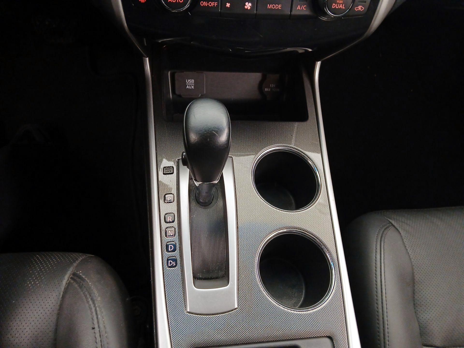 Thumbnail: 2015 Nissan Altima - 17