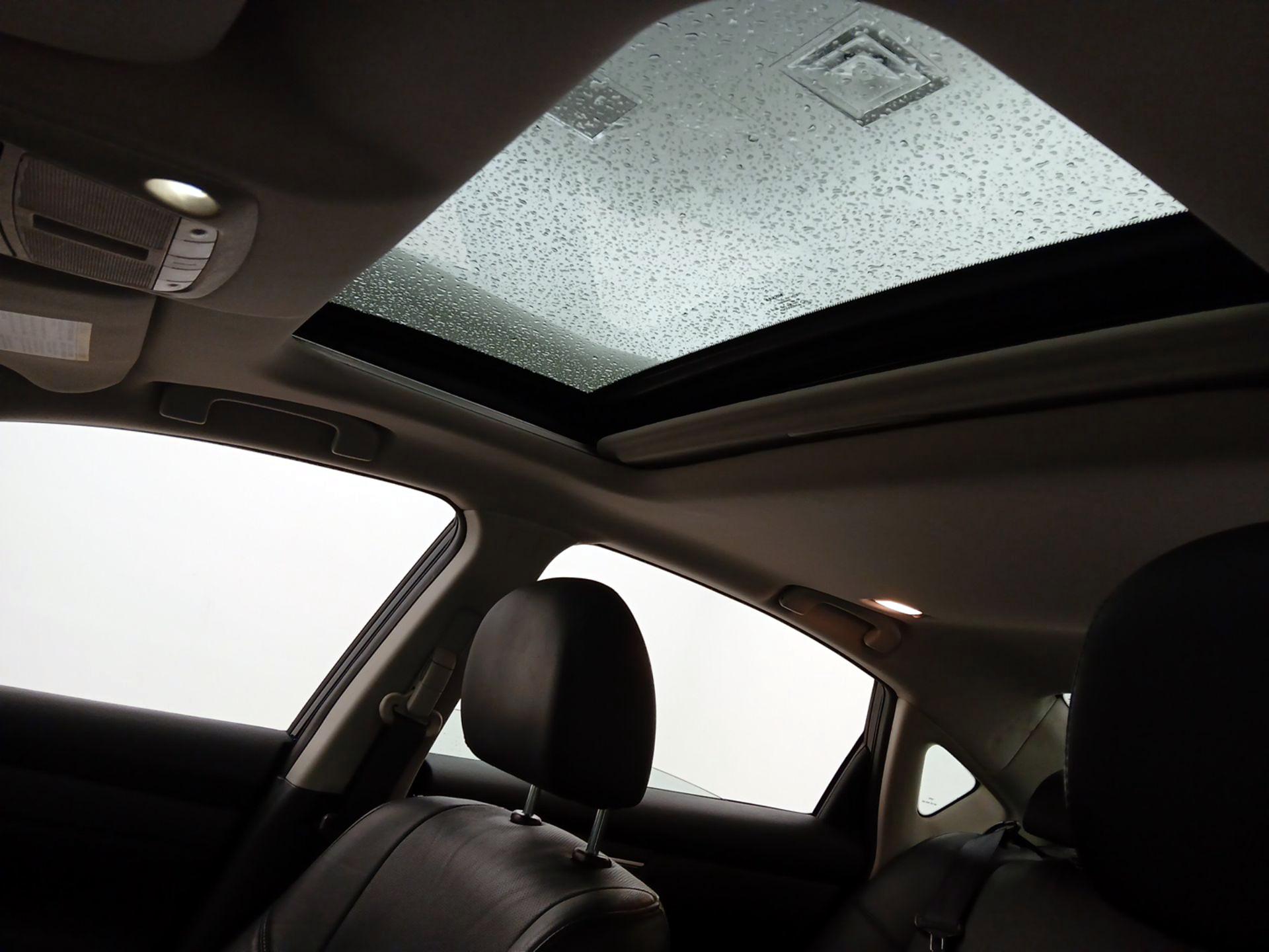 Thumbnail: 2015 Nissan Altima - 18