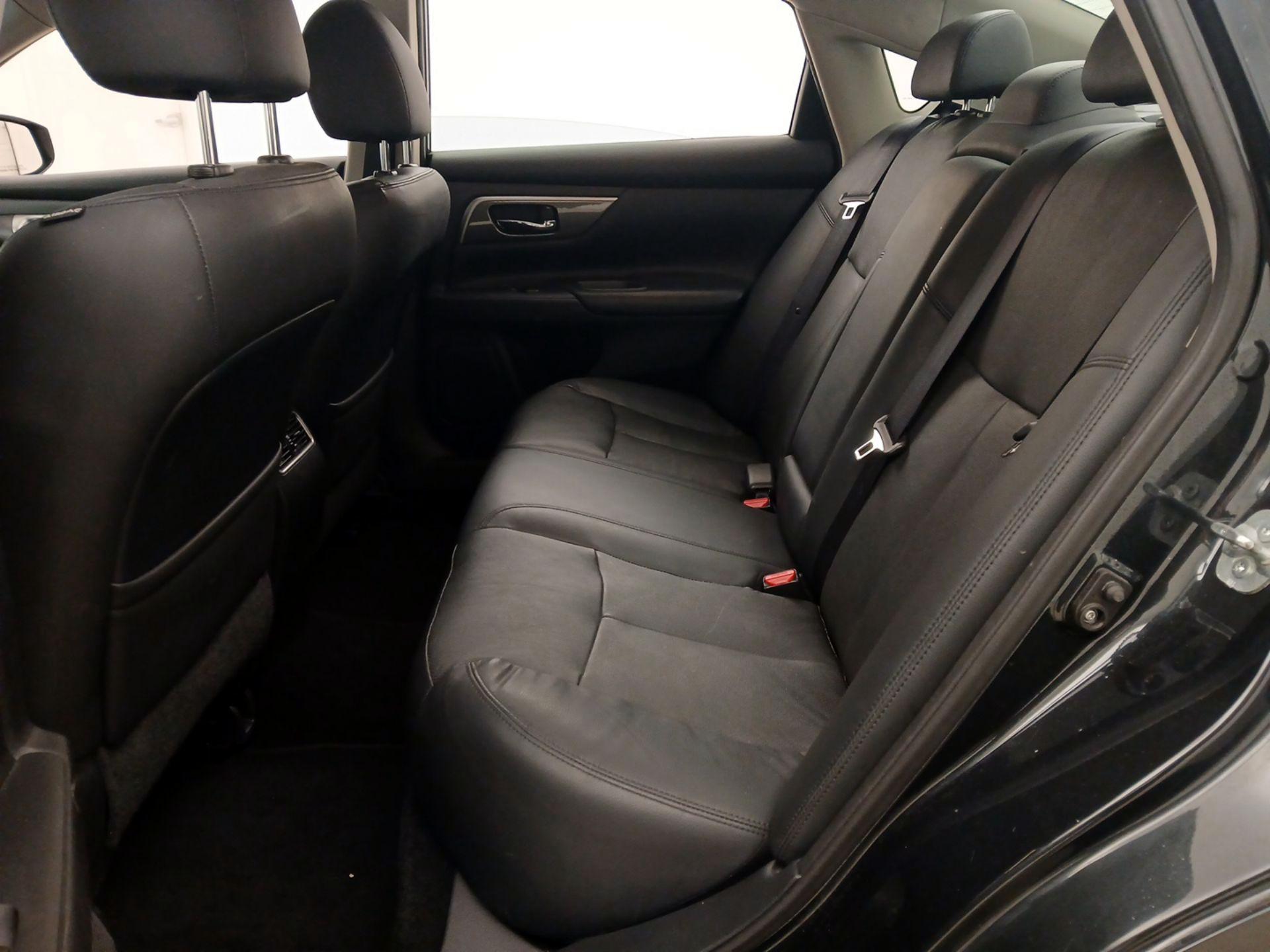 Thumbnail: 2015 Nissan Altima - 19