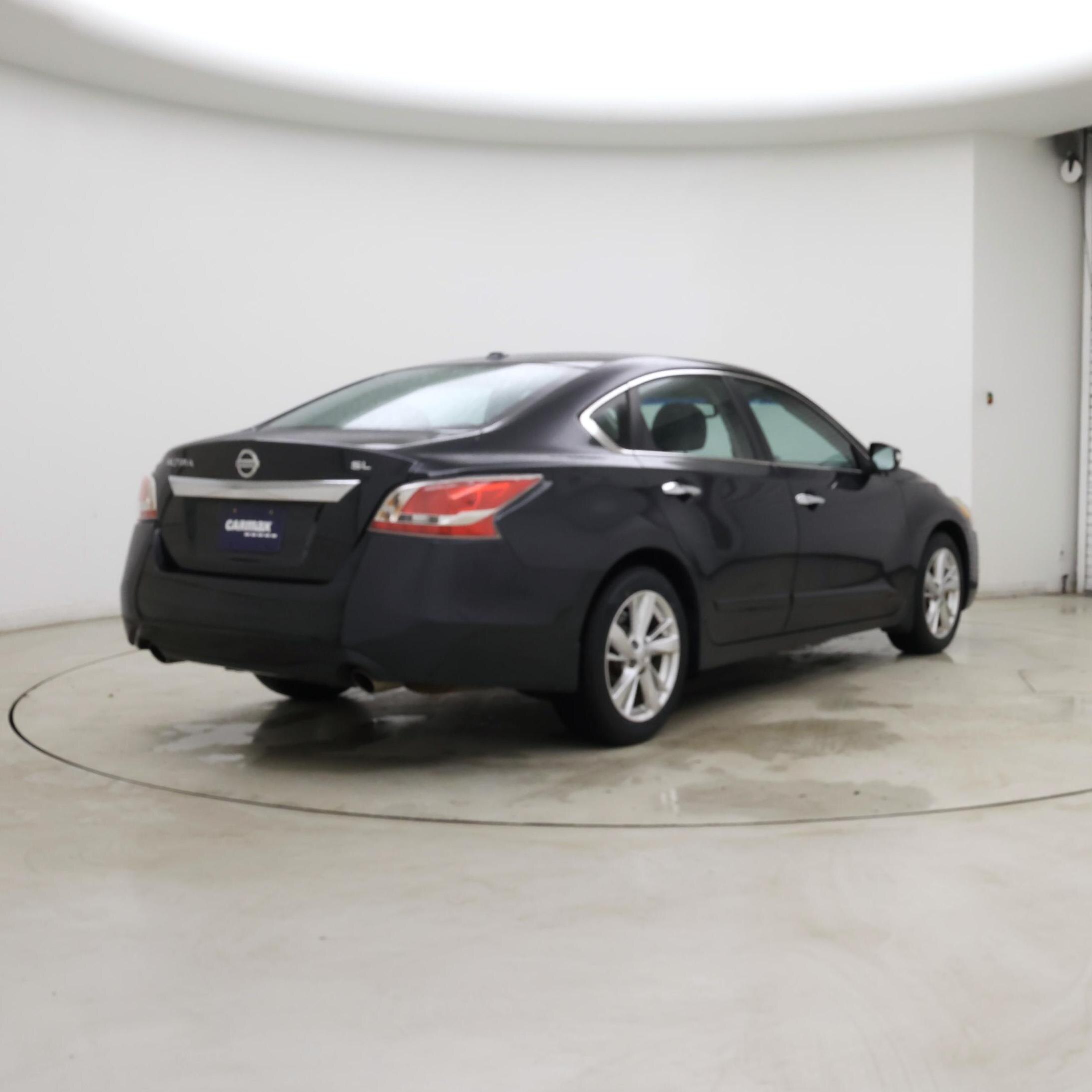 Thumbnail: 2015 Nissan Altima - 8