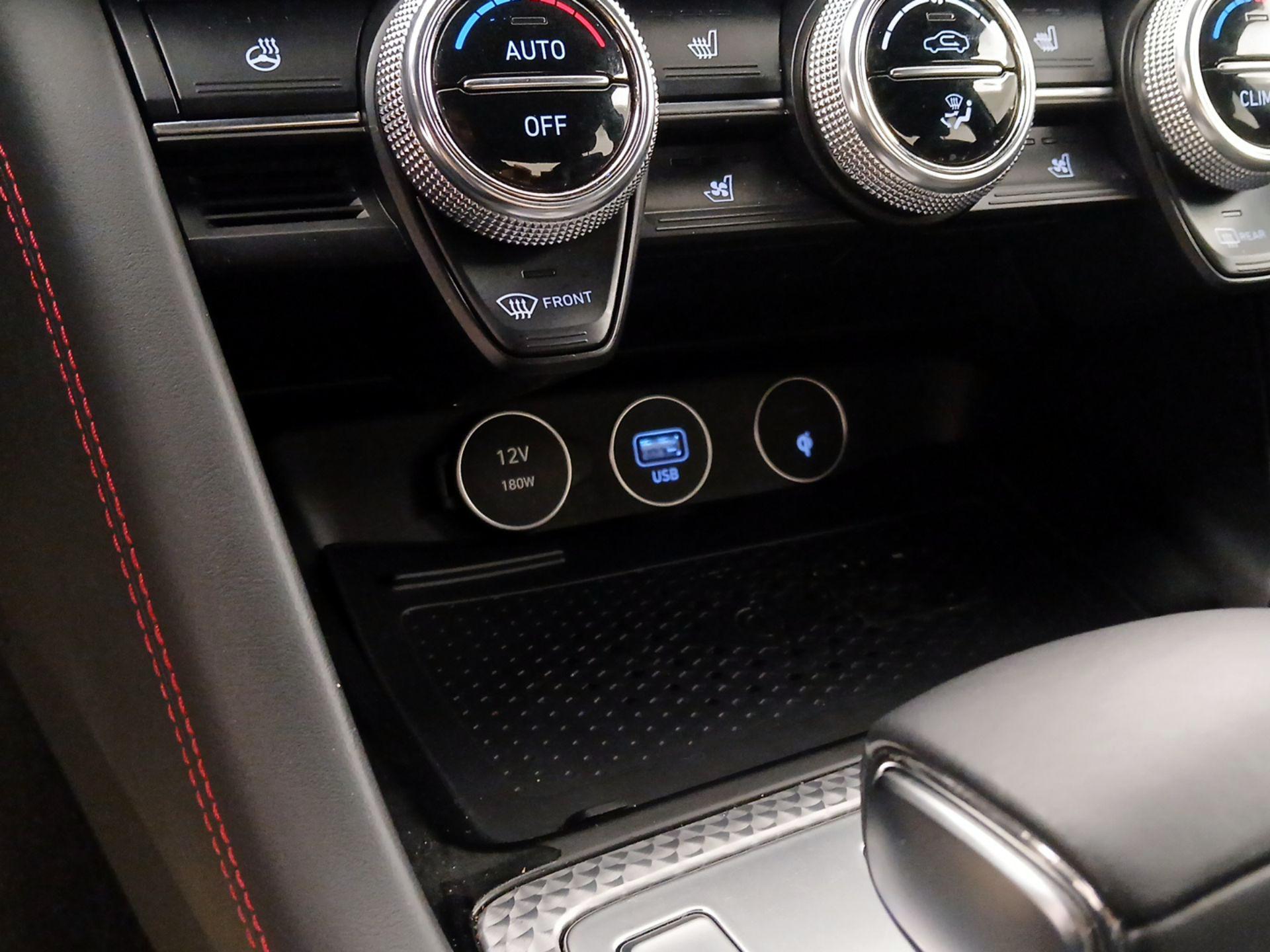 Thumbnail: 2023 Genesis G70 - 19