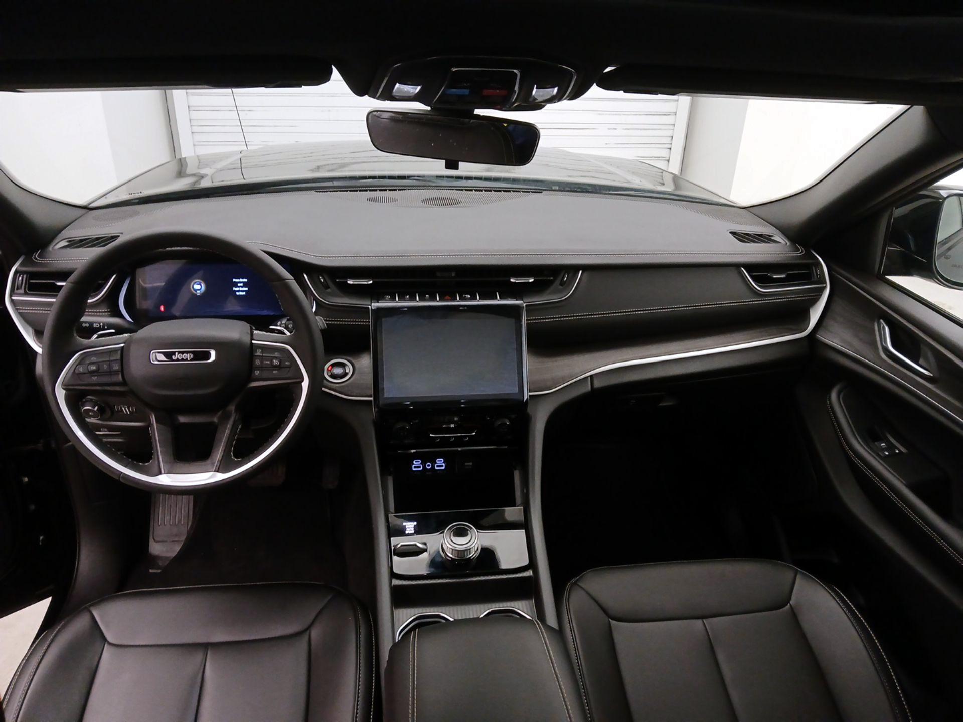 Thumbnail: 2025 Jeep Grand Cherokee - 9