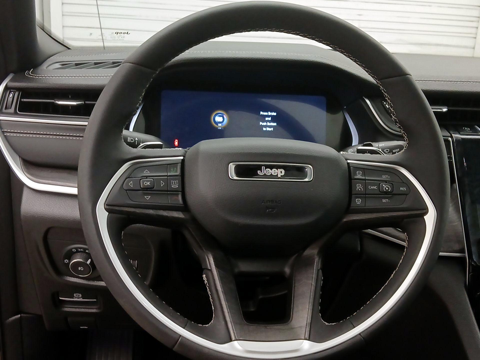 Thumbnail: 2025 Jeep Grand Cherokee - 10