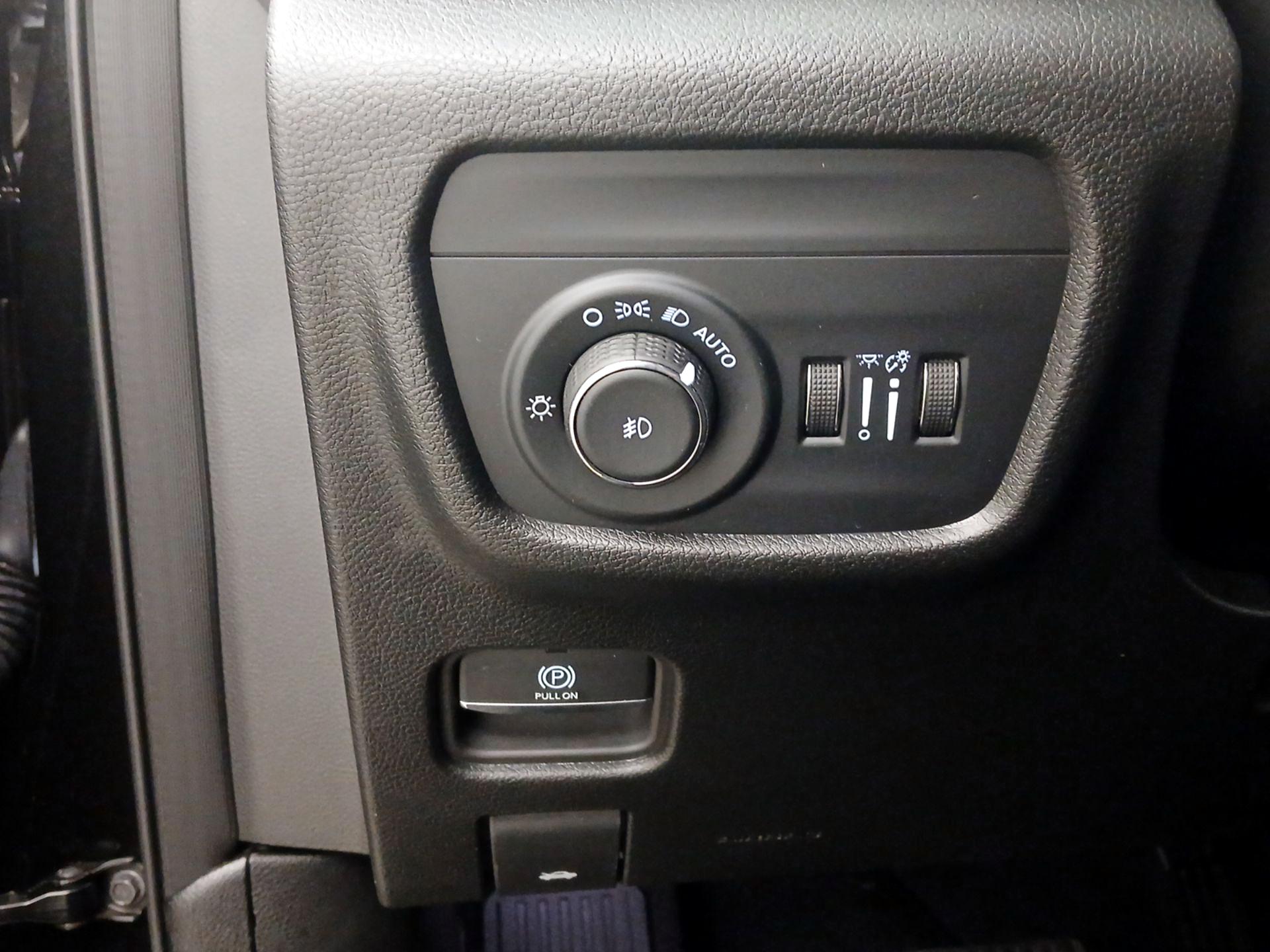 Thumbnail: 2025 Jeep Grand Cherokee - 13