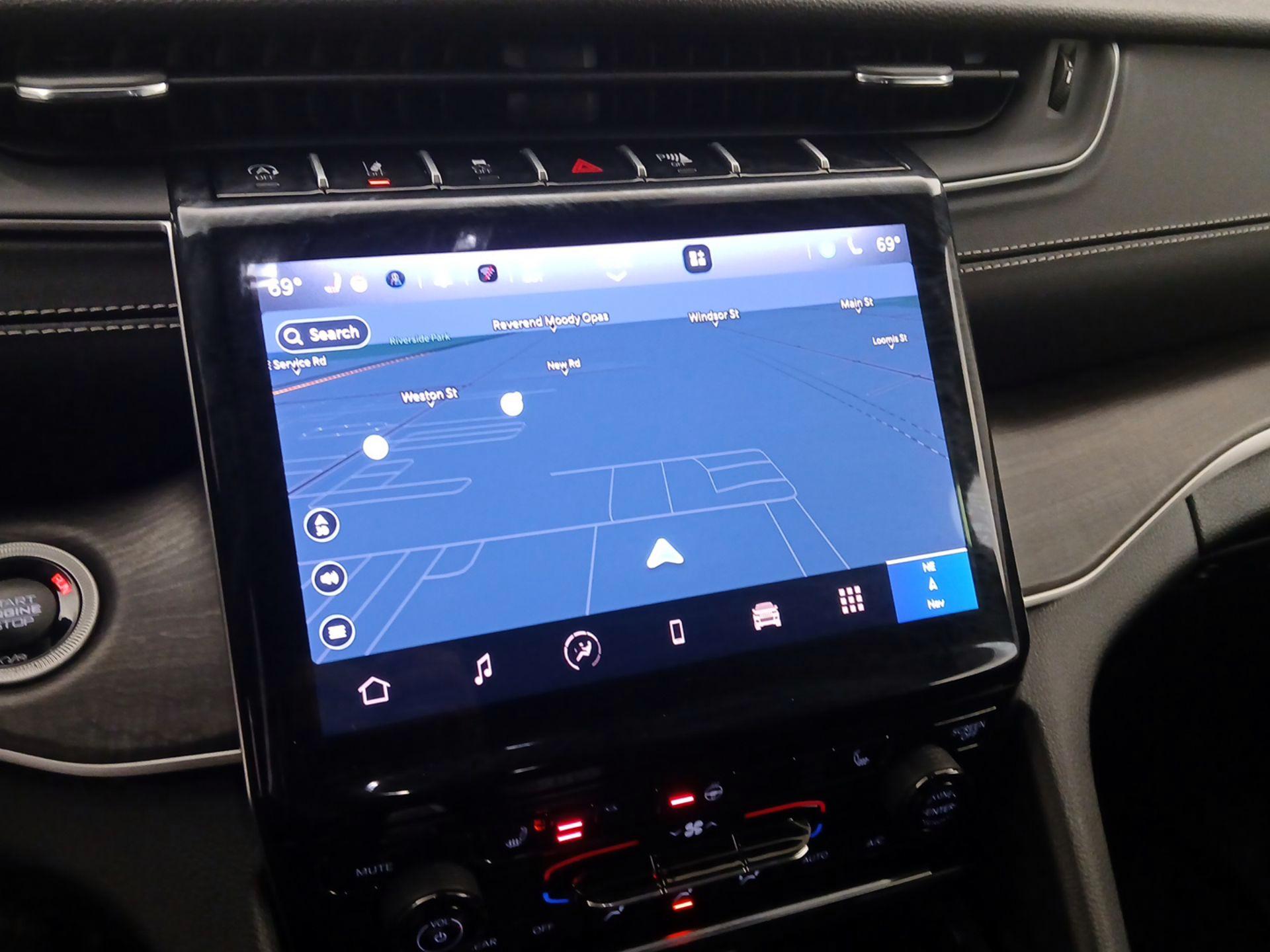 Thumbnail: 2025 Jeep Grand Cherokee - 14